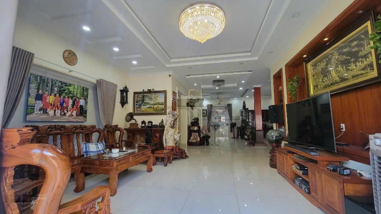 Bán gấp biệt thự đường dự án Tuổi Trẻ, Phường Thạnh Mỹ Lợi, Quận 2: 15x25m, 3 tầng; giá 55 tỷ