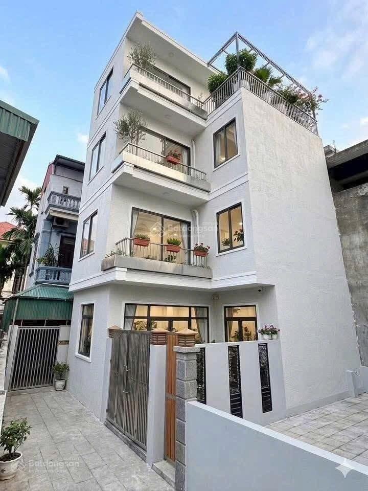 Hoa hậu thượng thanh- 65 m -4 tầng mới koong- nhà có nhiều mặt thoáng - giá 8,8 tỷ tl