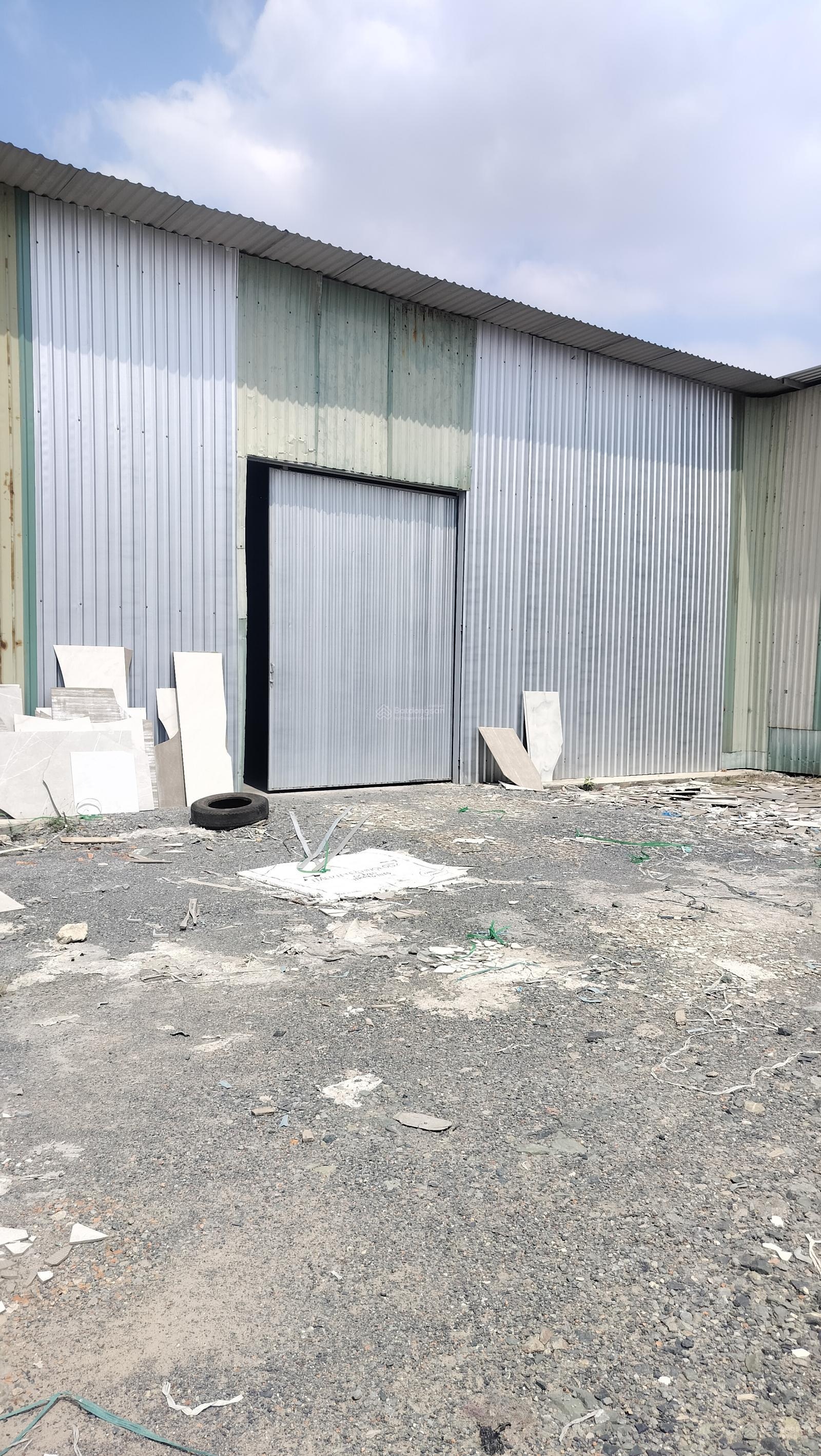 Cho thuê kho xưởng khuôn viên 1000m2 đường Tỉnh Lộ 15 Củ Chi