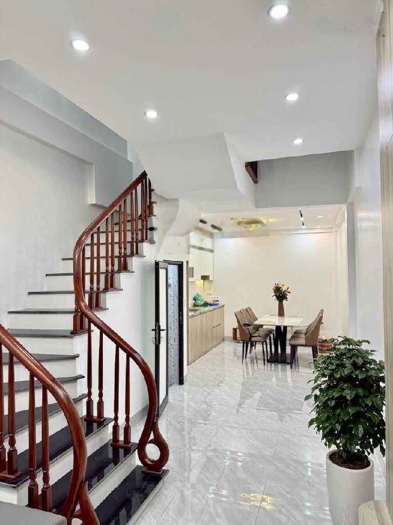 Nhà đẹp ở ngay Hoàng Văn Thái/Thanh Xuân 44m2 4 tầng nhà dân xây / Vuông đẹp
