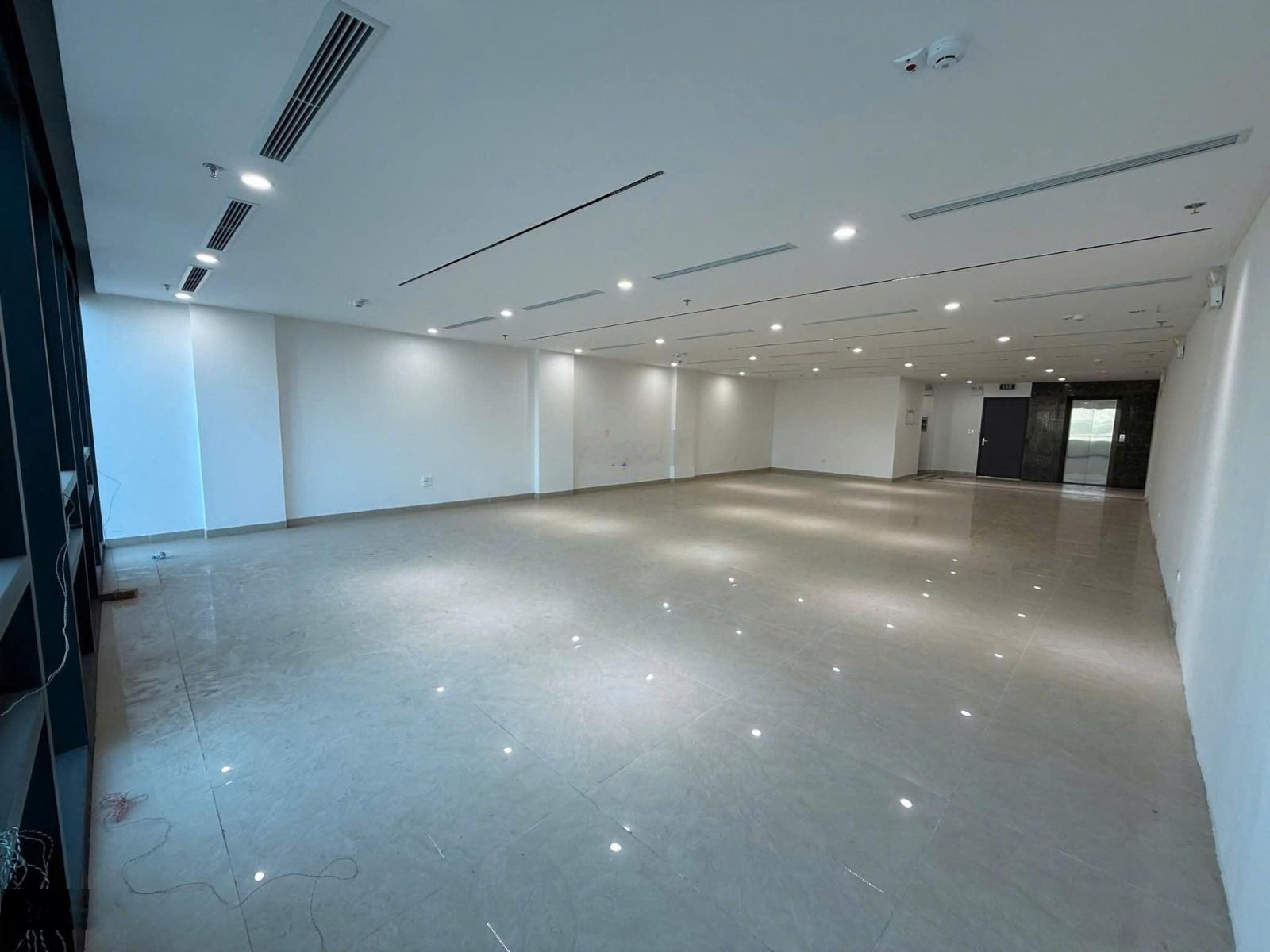 Tòa nhà Building phố Hạ Yên Quyết, Cầu Giấy 90m2*7T thang máy, kinh doanh đỉnh, ngõ thông.Giá 41 tỷ