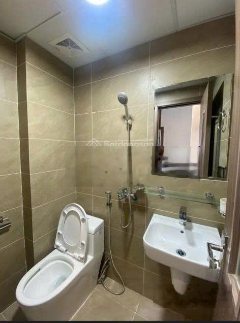 Nhà đẹp - ngõ thông- ô tô đỗ trong sân chung rộng rãi- nhà mới full nội thất về ở luôn - sổ hoa hậu