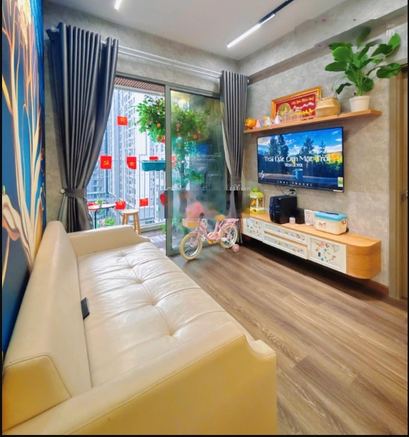 Bán căn 69m2 + full nội thất + giá 3.5 tỷ (102% - sẵn sổ hồng) + view hồ bơi + tầng đẹp