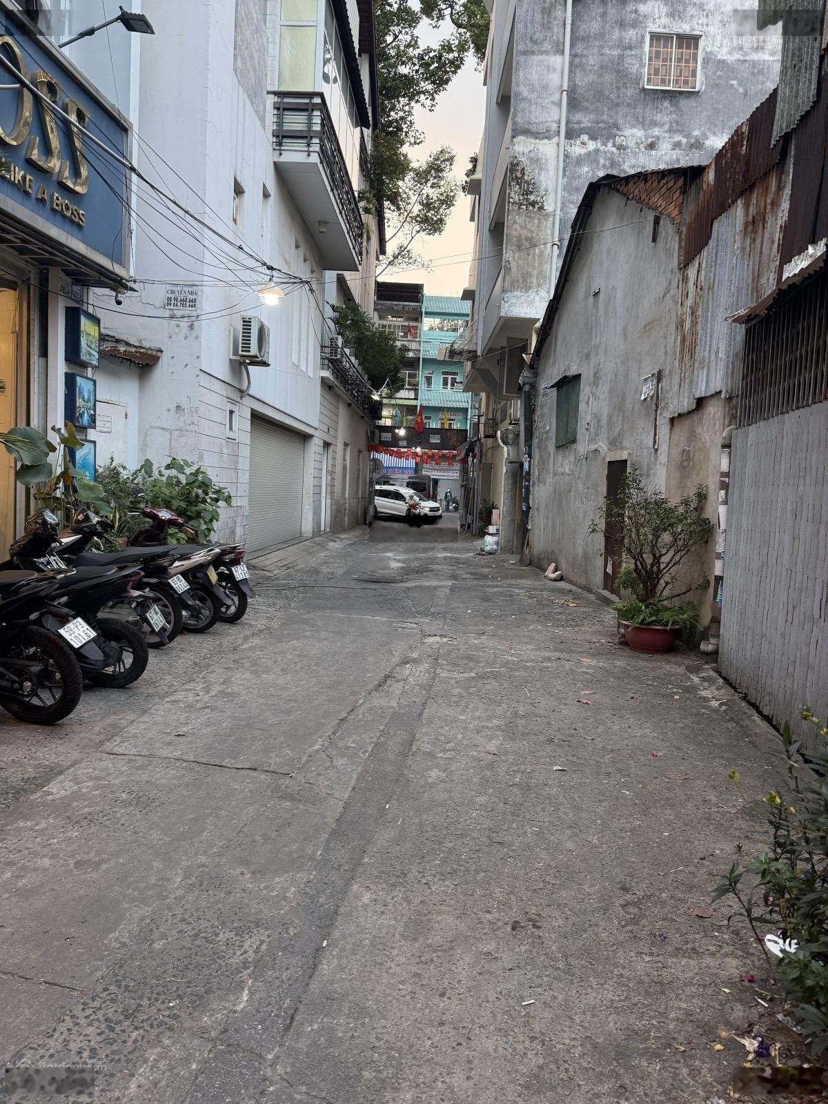 Hẻm ô tô 6m trần phú - giao nguyễn trãi - quận 5 - nhà 2 tầng, 65m2 tiện xây mới