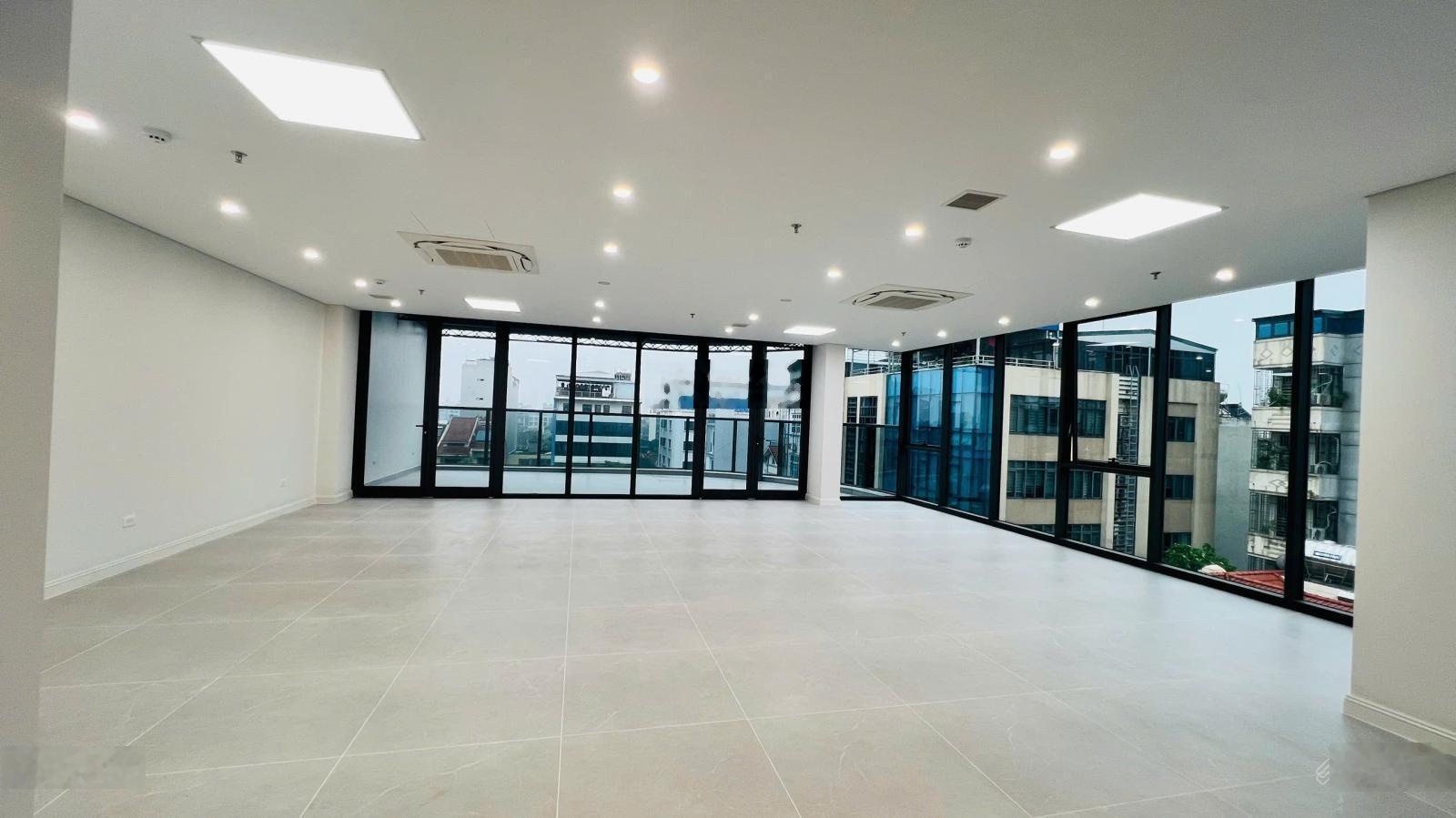 Tòa Nhà Cho Thuê Đường Tiền Giang Ngay Sân Bay. DT: 9x22m. Hầm - Trệt - 5 Tầng. PCCC Đạt Chuẩn