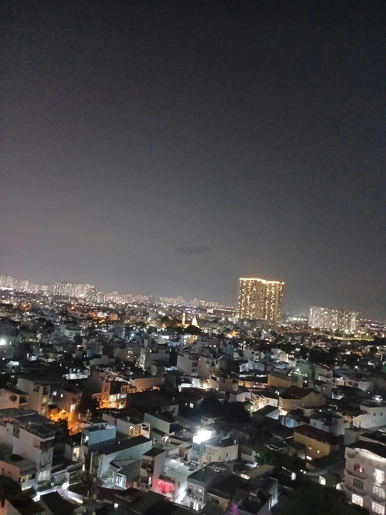 Cho thuê Studio D Aqua 31m2 tầng trung