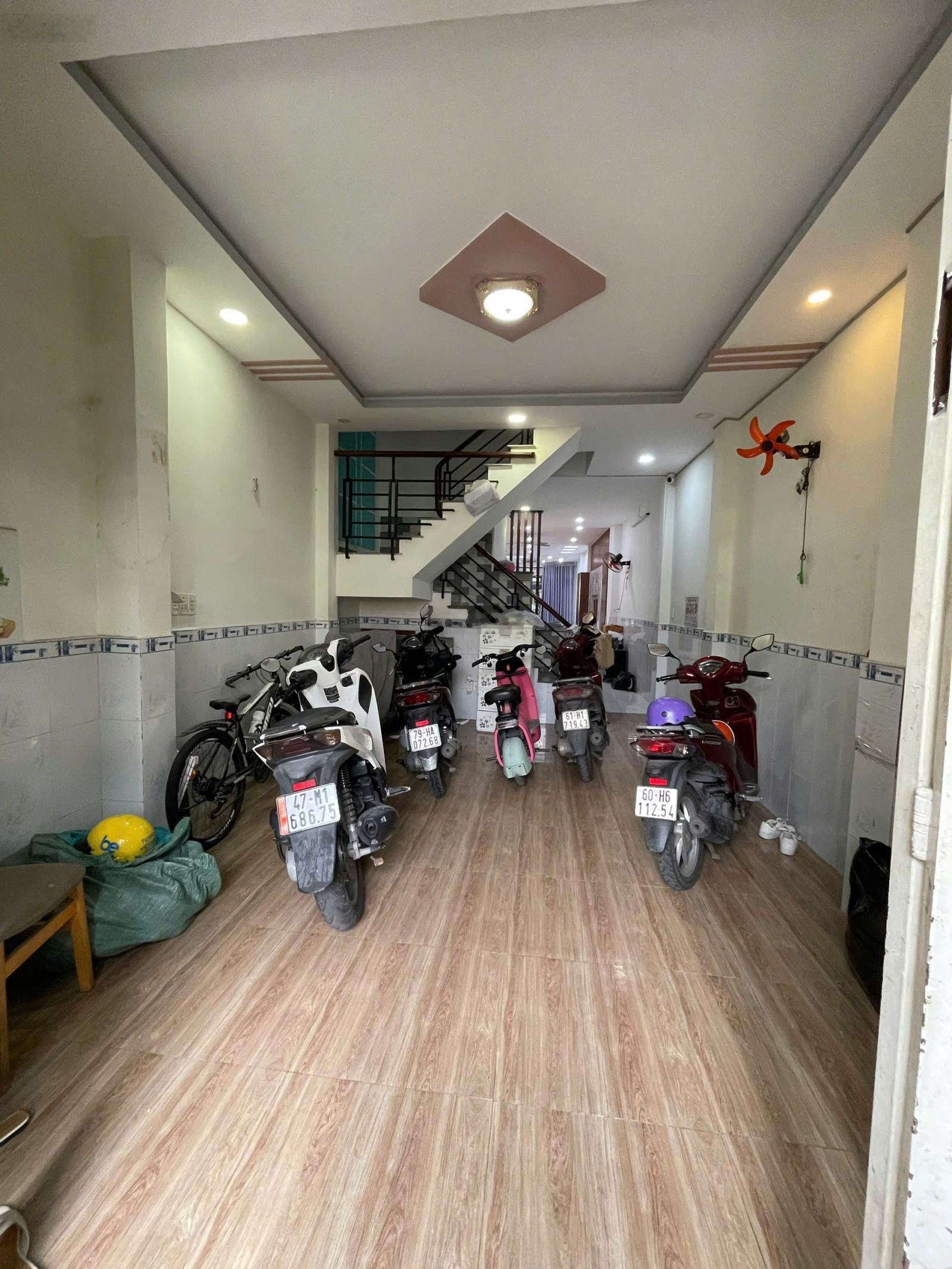 Chính chủ,, bán nhà đường số 14, P.Bình Hưng Hòa A, Bình Tân, DT 4m x 19,7m, nhà đẹp, 3 lầu, 9,9 tỷ