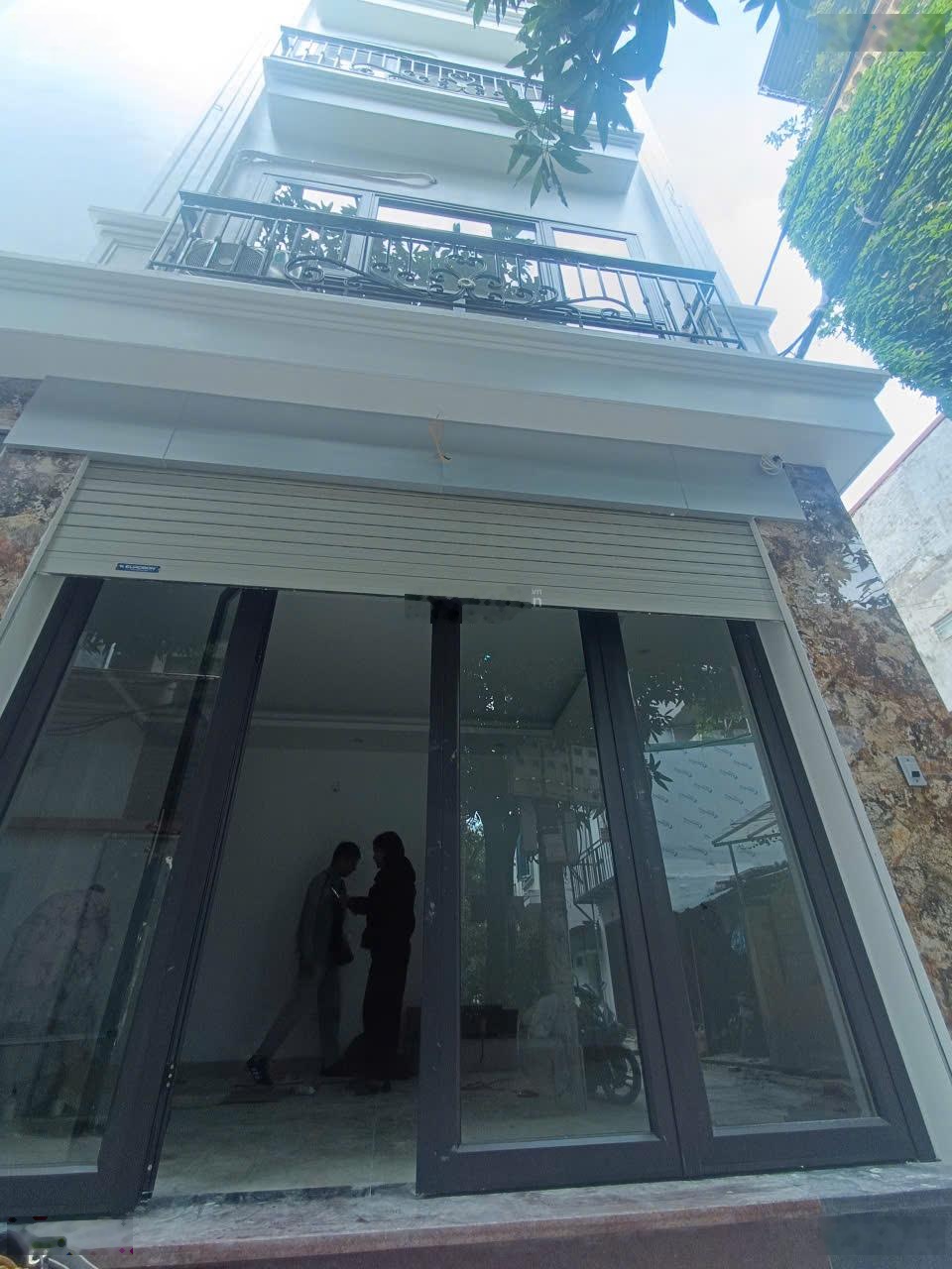 Chính chủ bán nhà lô góc Đại Mỗ, Nam Từ Liêm 40m2, 6 tầng thang máy, kinh doanh, giá 12.9 tỷ