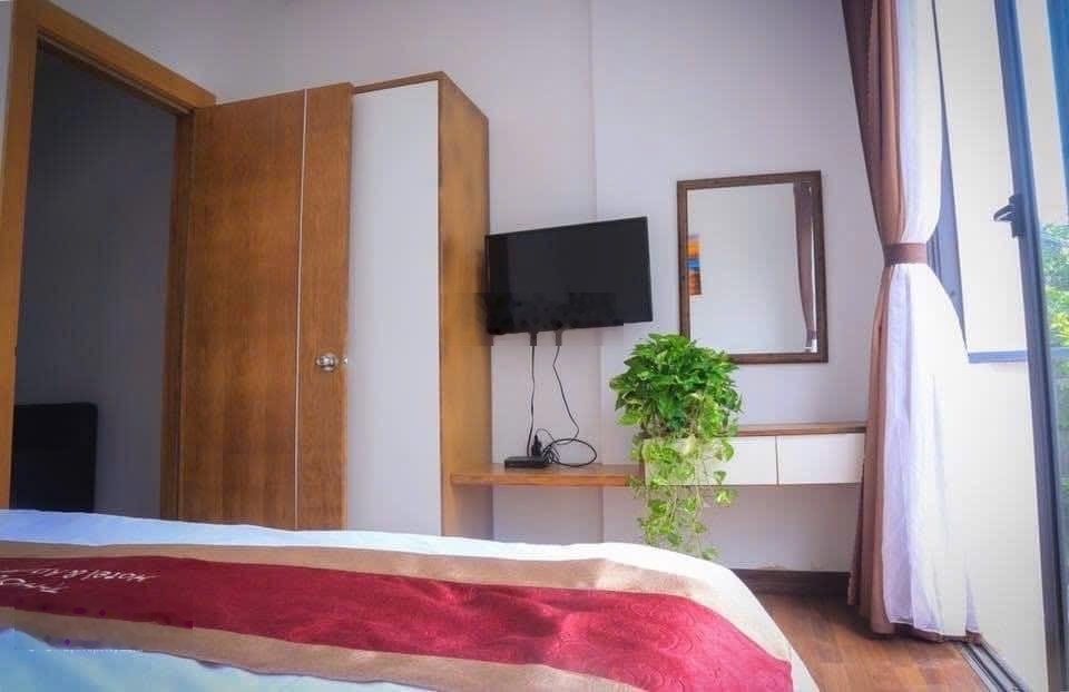 Siêu phẩm toà căn hộ 5 tầng, 8 phòng + 1mb kinh doanh cách biển 100m, dòng tiền 100tr/th tt phố tây