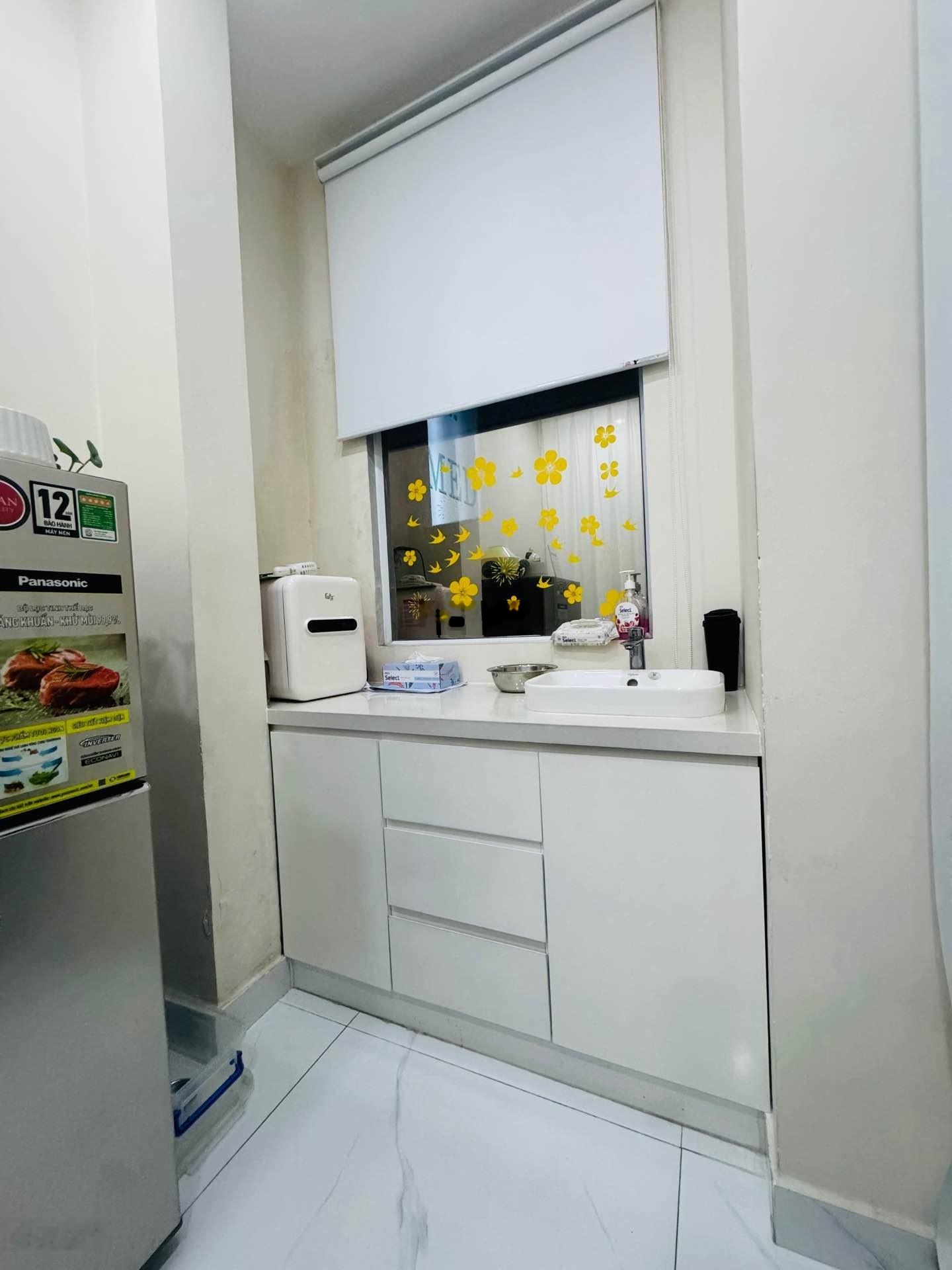 Bán gấp nhà mặt tiền Tân Sơn Nhì 4 tầng, giá 9,5 tỷ
