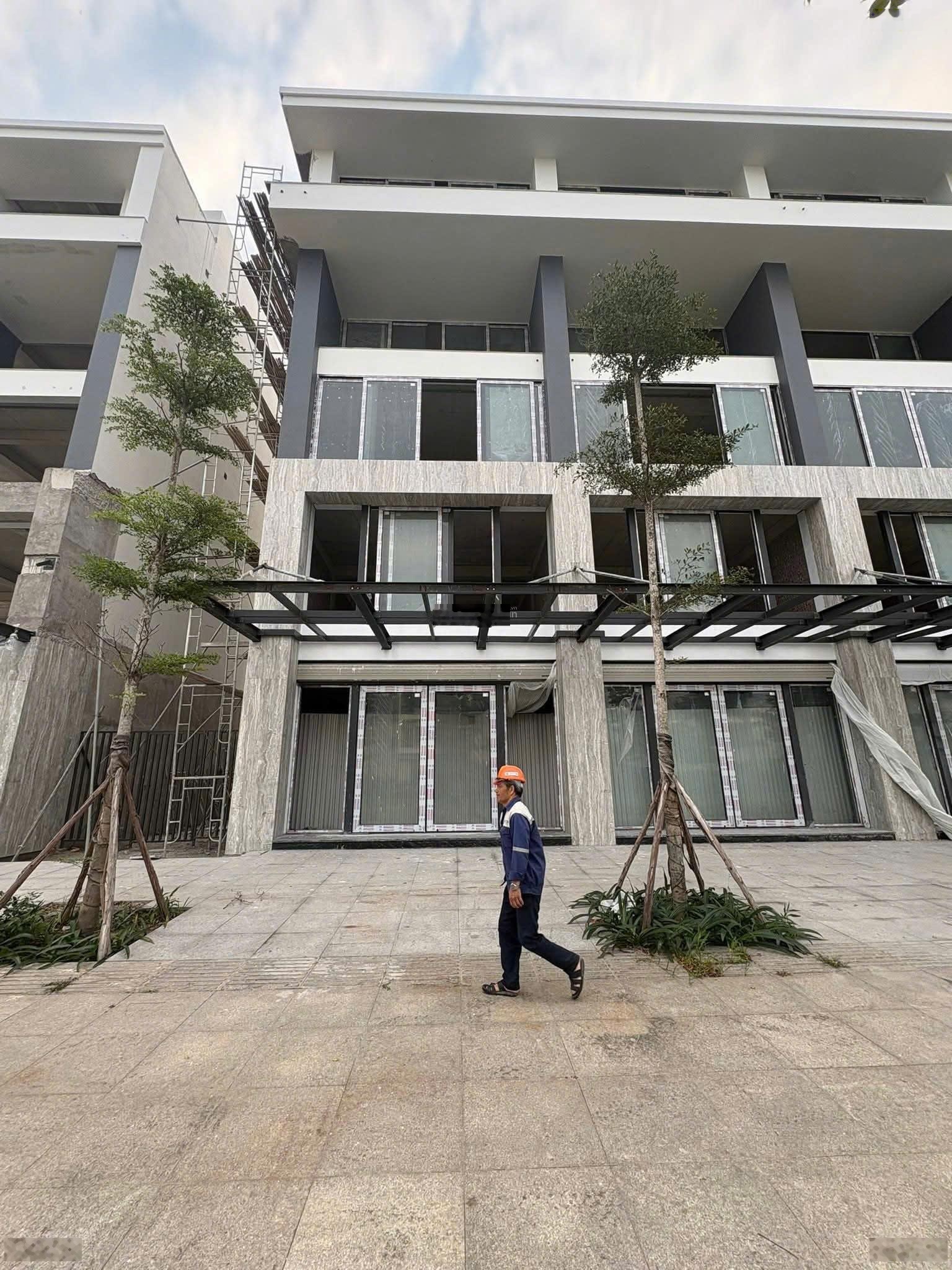 Bán nhanh shophouse siêu đẹp mặt tiền ngã tư Trần Kiên, Bạch Đằng 1288, HP giá cực tốt