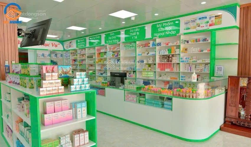 Mặt phố Tô Hiệu 100m2 x 2 tầng, mặt tiền 6m giá 35 triệu/ tháng. Liên hệ: 0342567890