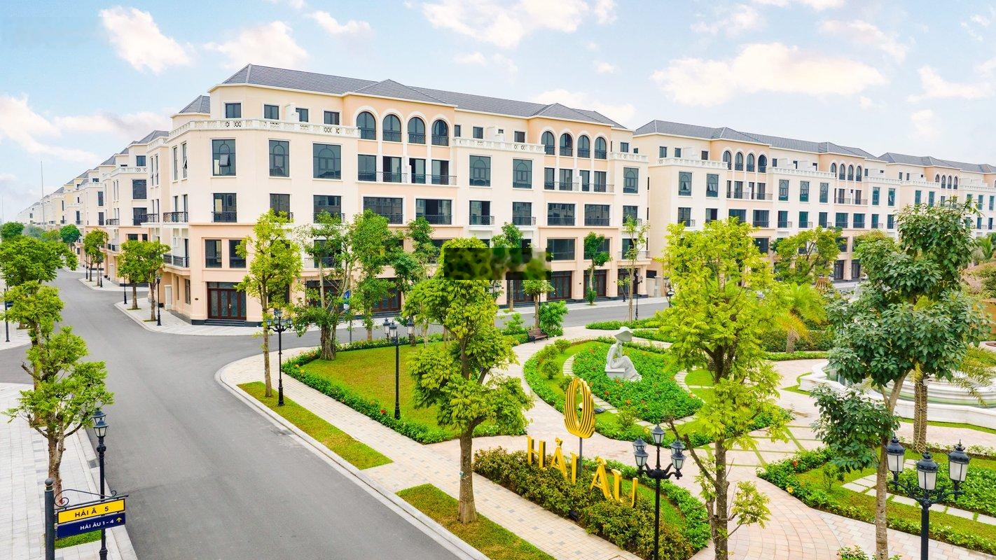 Bán căn song lập ngay công viên 150m2 sẵn sổ giao dịch nhanh giá chỉ 18,5 tỷ tại Vin 2