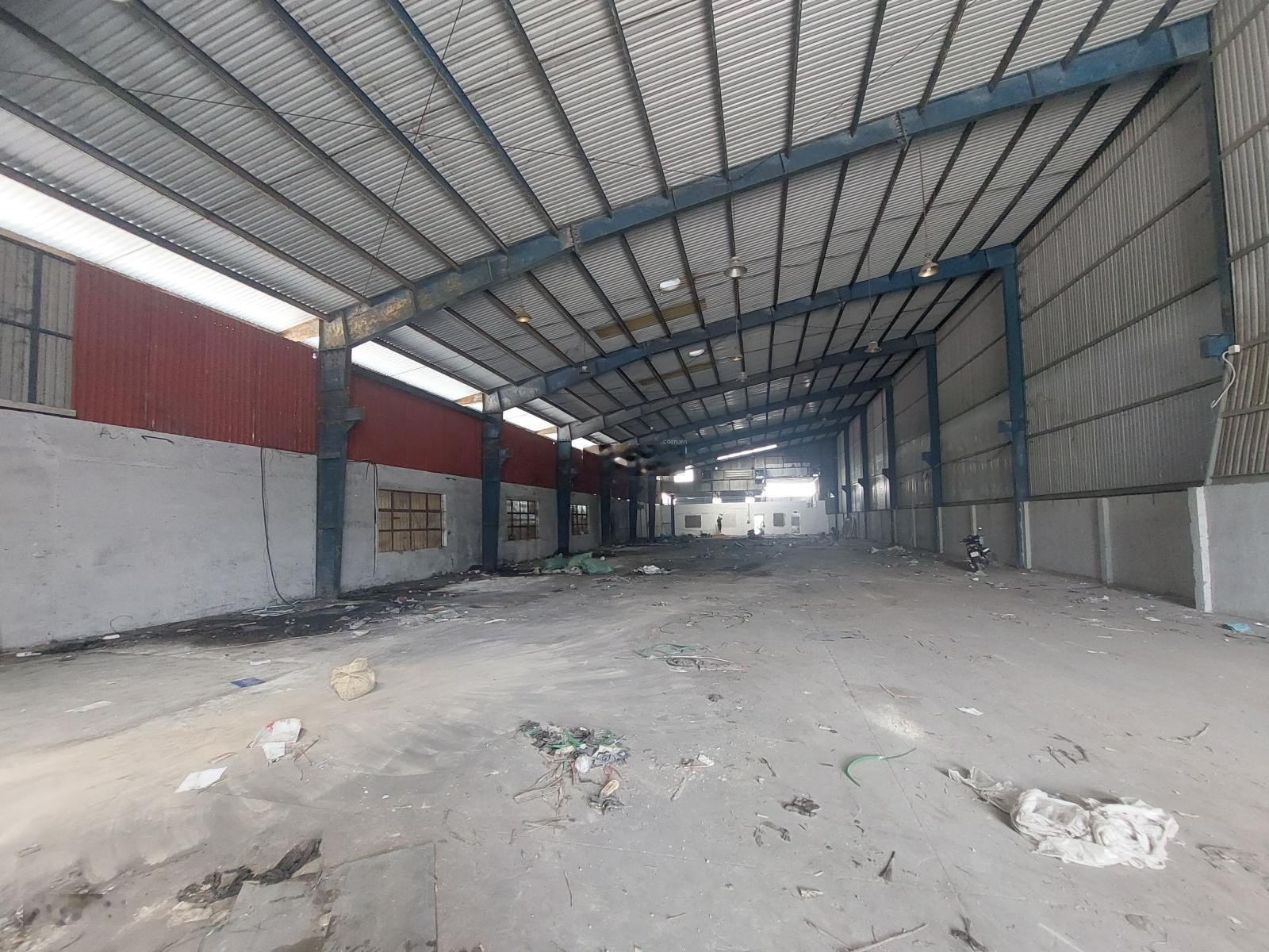 Cho thuê kho xưởng 1300m2.Pccc vách tường thẩm duyệt.Cho phép kí ngắn hạn 2 năm .Bình hòa,Thuận An