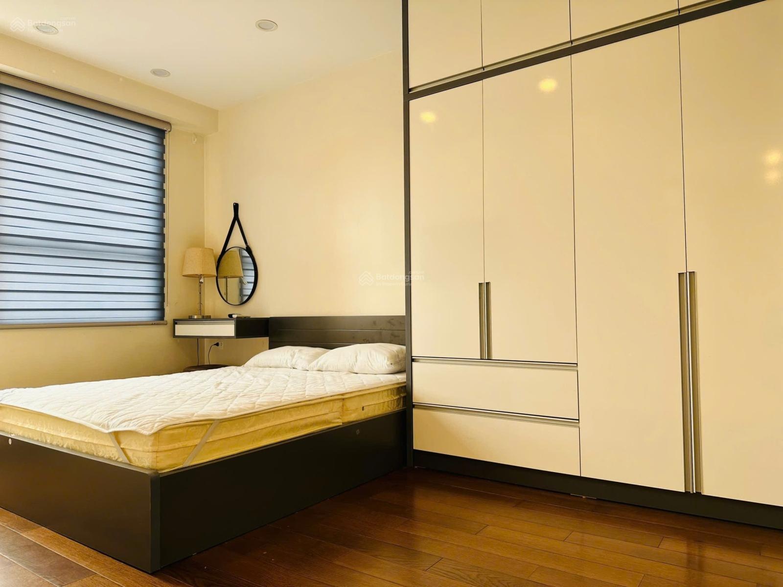 Bán căn hộ Vinhomes D'capitale rộng 79m2 - 2PN - tòa C7 - view thoáng - chỉ 9 tỷ