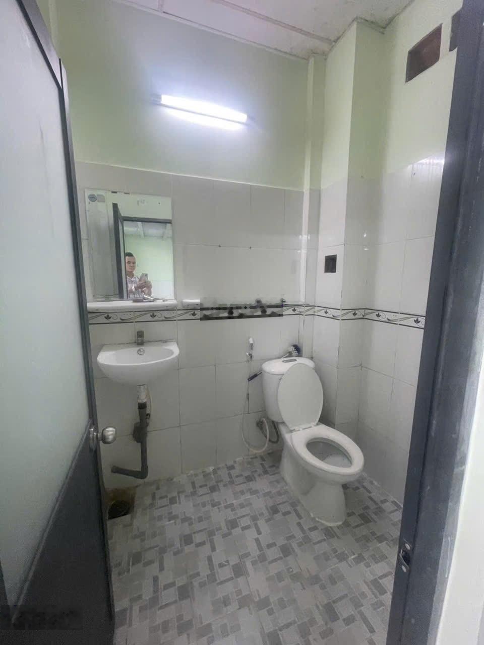 Nhà gần chợ căn cứ 5x20m đường 10m thông lê đức thọ p7 gv giá 14 triệu tl