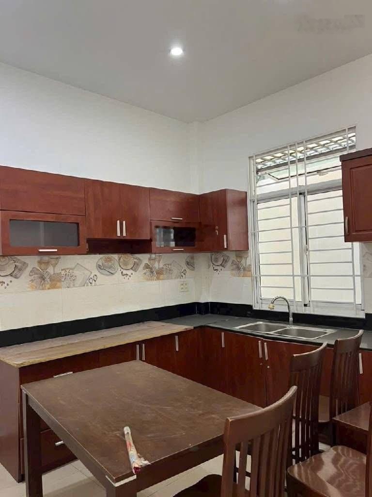 Bán nhà đẹp hxh ,nhà 3 tầng ,đường 5 phường bình trưng tây quận 2.