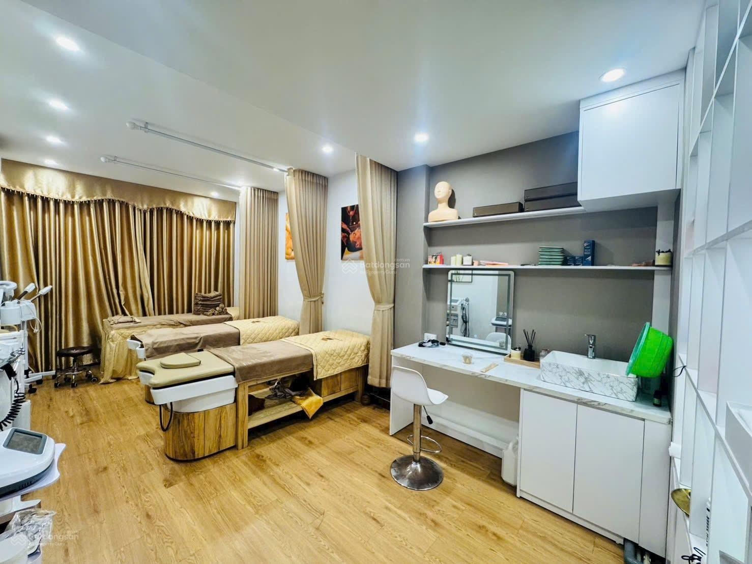 Bán Nhà Mặt Phố 40m2, 29 tỷ tại Minh Khai, Quận Hai Bà Trưng, Hà Nội, hàng hiếm đẹp, nhiều tiện ích