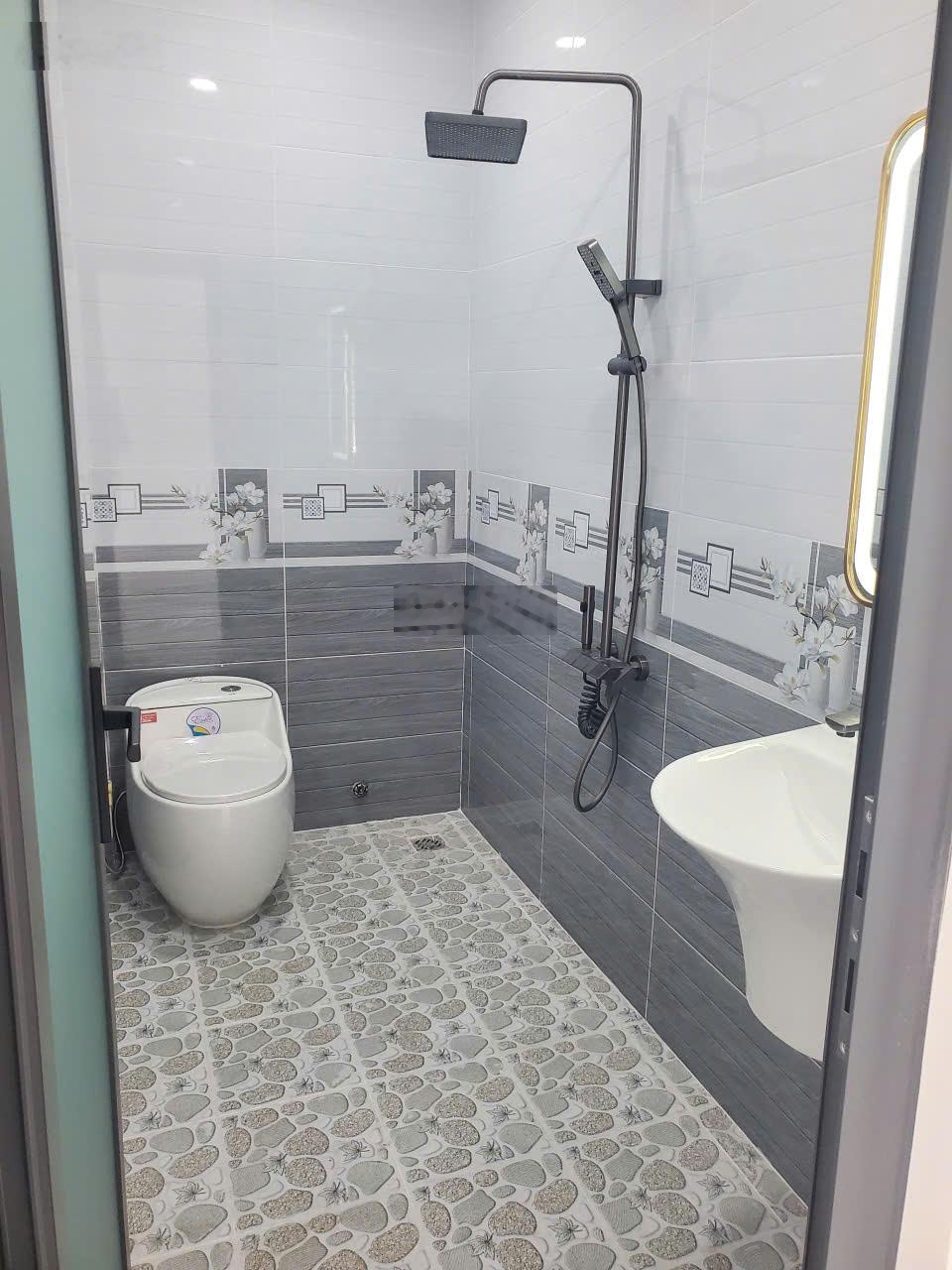 Bán gấp nhà riêng 71m2, 6,2 tỷ tại Đường Chiến Lược, Bình Tân, view đẹp