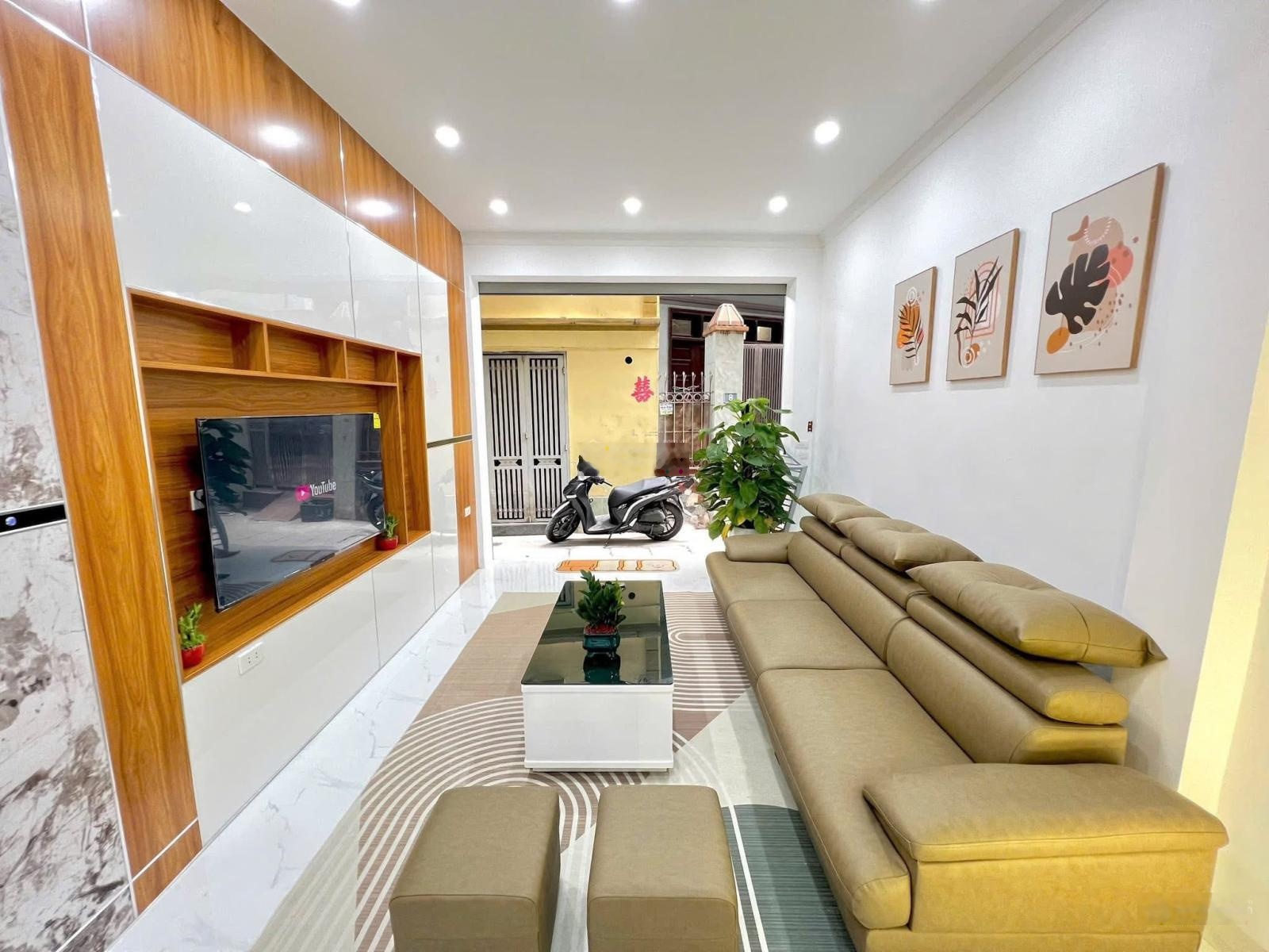 6,2 tỷ - DT 30m2*5T, MT 3,4m, ngõ thông gần phố, dân xây sổ vuông nở hậu
