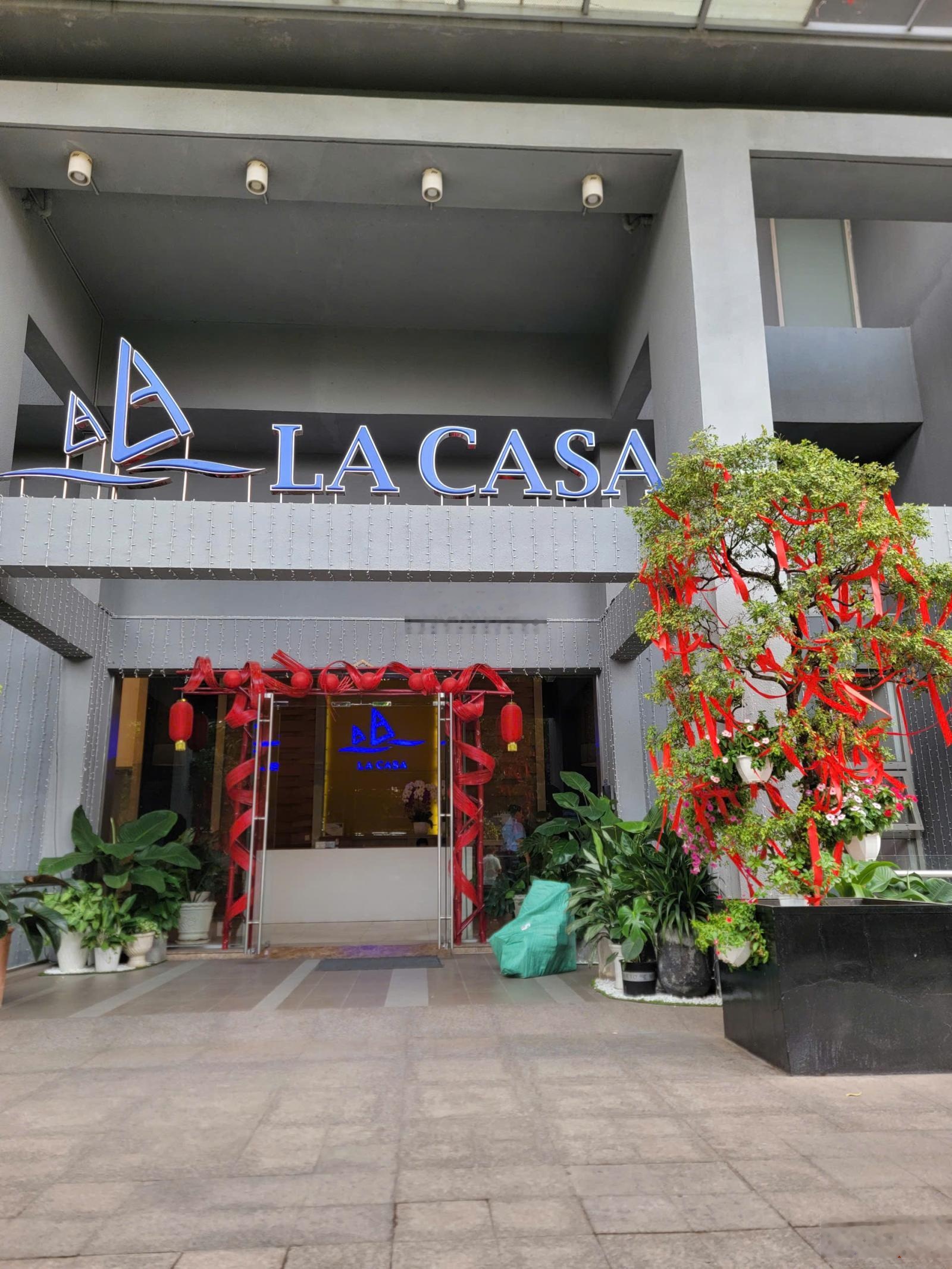 Cho thuê căn hộ La Casa, giá chỉ 14 triệu/ tháng, 105m2, 2PN, 2WC, nhiều tiện ích. LH 0902747696