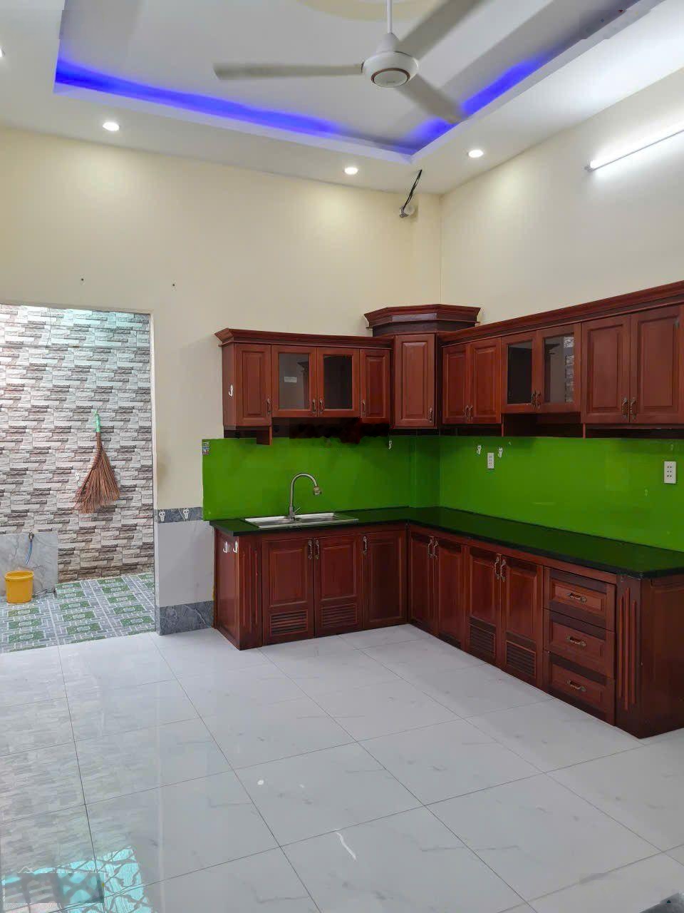Bán NR 4PN, 4WC, 100m2, giá cực chất tại Thạnh Lộc 37, Q12, TP.HCM