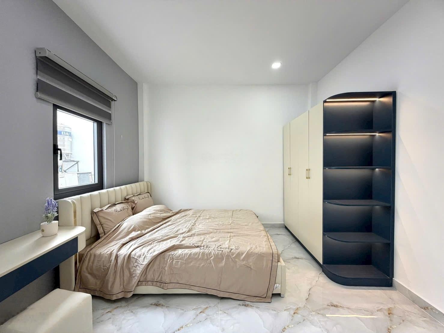 Bán nhà mới 3 tầng full nội thất, hẻm Phan Văn Trị gần Phạm Văn Đồng, Phú Nhuận, giá 6.33 tỷ