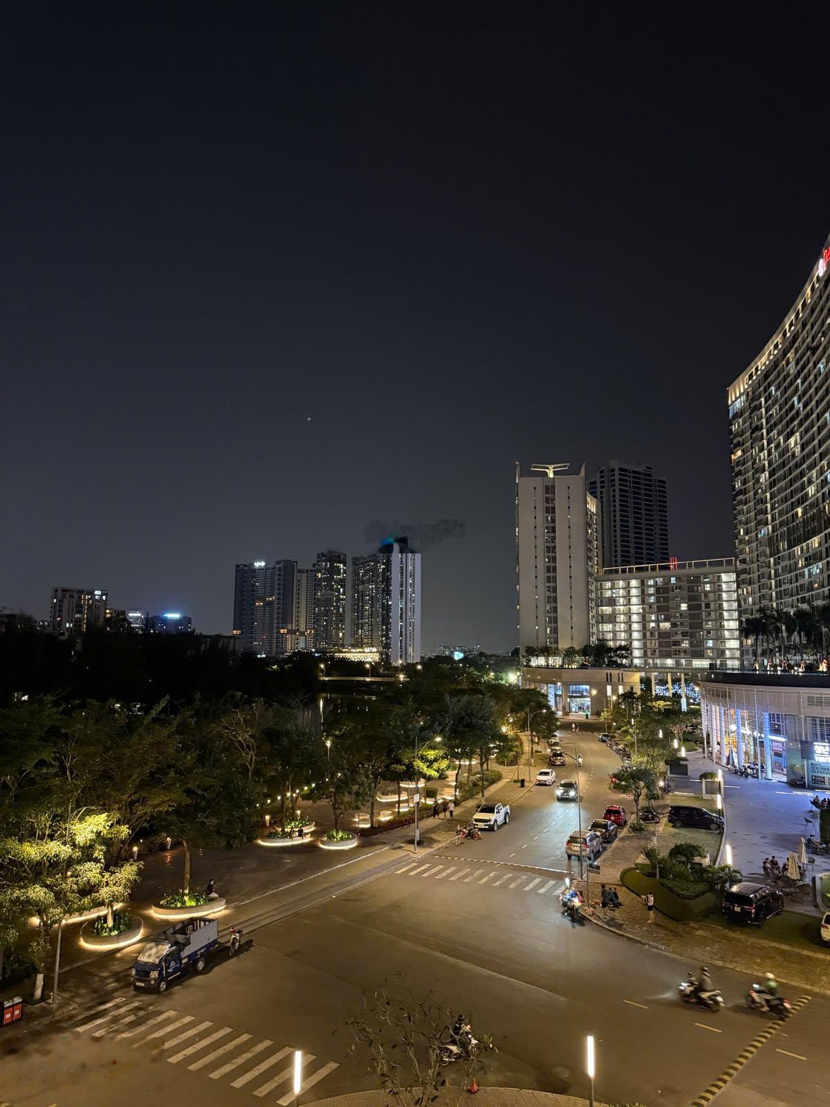 Cho thuê căn hộ Midtown 120m2- 2 PN+1PLV Full NT, nhà mới đẹp: Liên hê 0918785595 Mr Hạnh