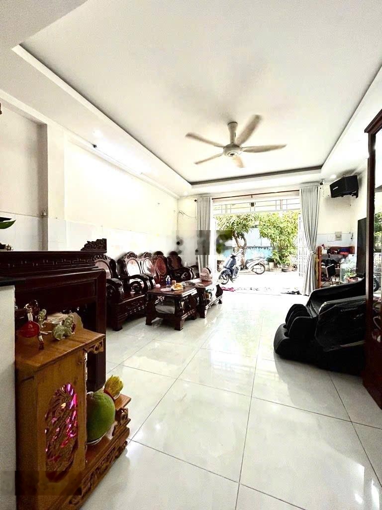 Nhà ngay khu Kiều Đàm - sát hẻm xe hơi - thông số đẹp - 4.6x14m - xây kiên cố - nhỉnh 6 tỷ