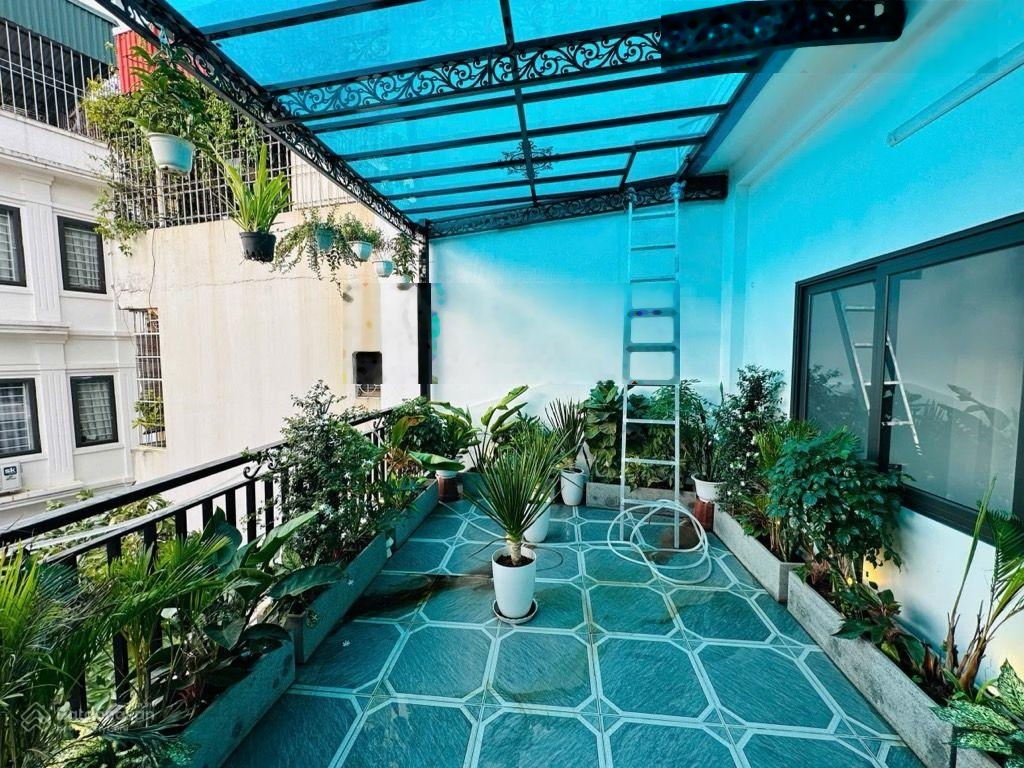 + bán nhà kim giang hơn 8 tỷ.5 tầng cách 50 m có bãi đỗ xe ôtô.gần trường các cấp và chợ.