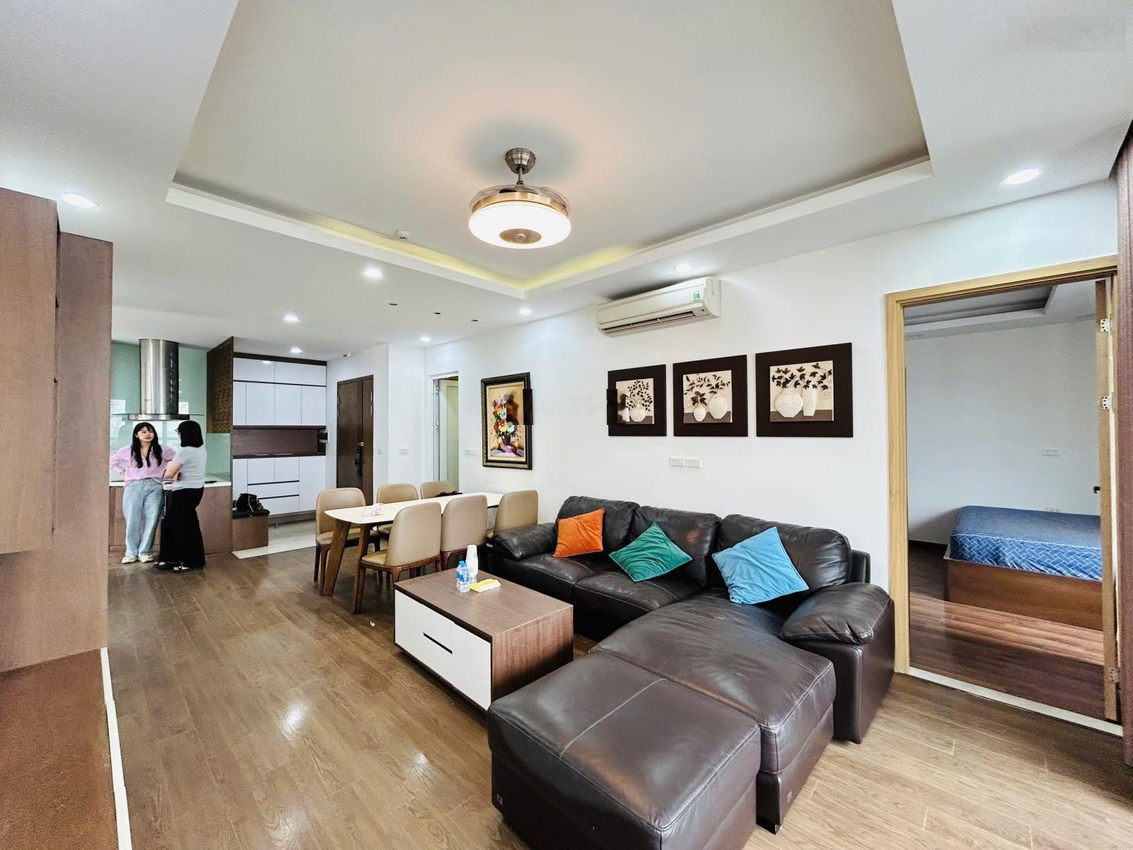 Chính chủ bán gầp căn hộ 103m2, 3PN hướng Đông Nam, căn góc 2 ban công - sẵn sổ - chỉ 9,55 tỷ