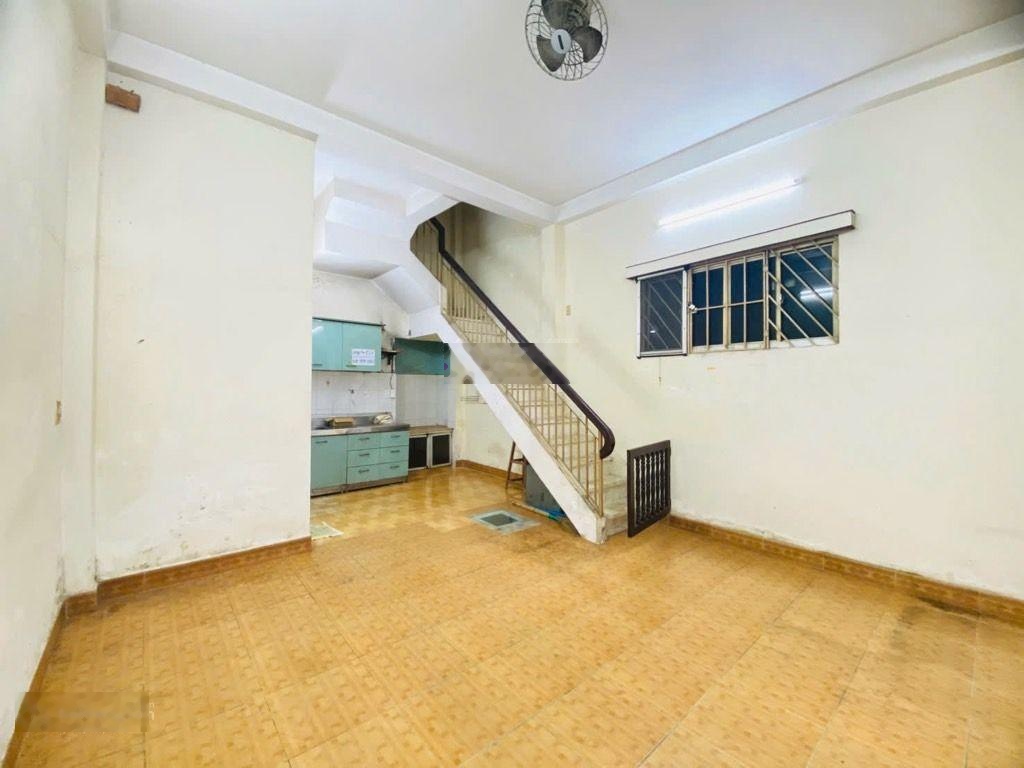 Bán nhà cấp 4 - hẻm xe tải nơ trang long, phan văn trị - nở hậu - 67m -khu bàn cờ đẹp -chỉ 140tr/m2