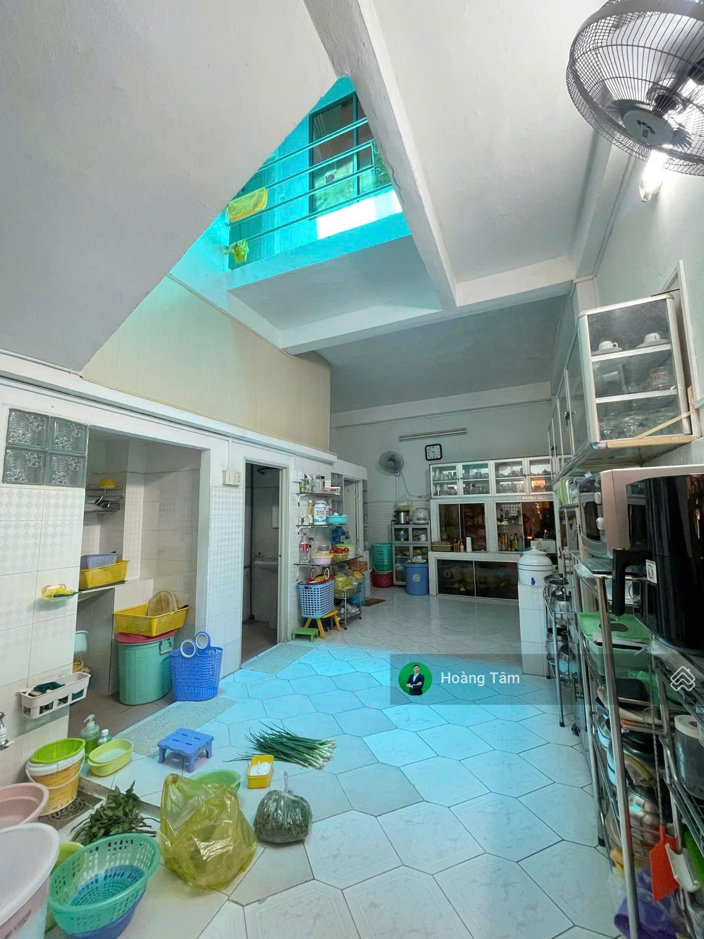 Bán nhà hẻm xe hơi Lê Đại Hành, Quận 11, DTCN: 87m2, 3 Tầng, sân vườn thoáng mát