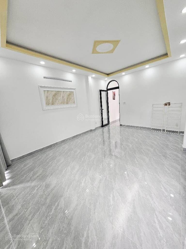 Khu tên lửa chỉ 4tỷ nhỉnh xíu sát xe hơi 2tầng 52m thông vào ở ngay
