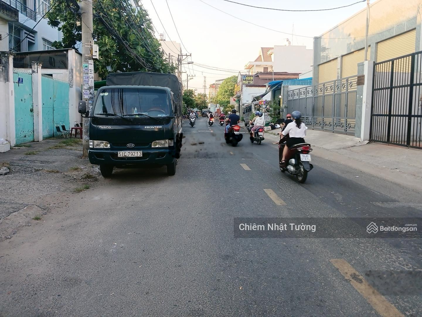 Mặt tiền KD đa nghành nghề, cách lê văn Quới 30, 2 tầng, 8m x 25m(200m2) ds14, giá hơn 18 tỷ