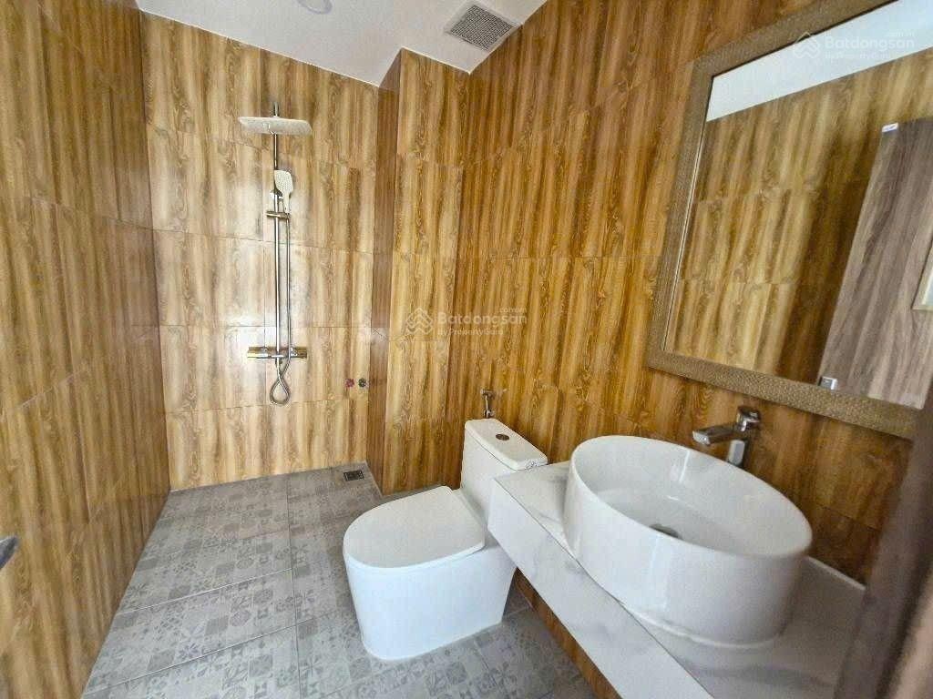 Siêu phẩm 3 tầng DT 63M (4*16) HXH một trục ra Hoàng Hữu Nam