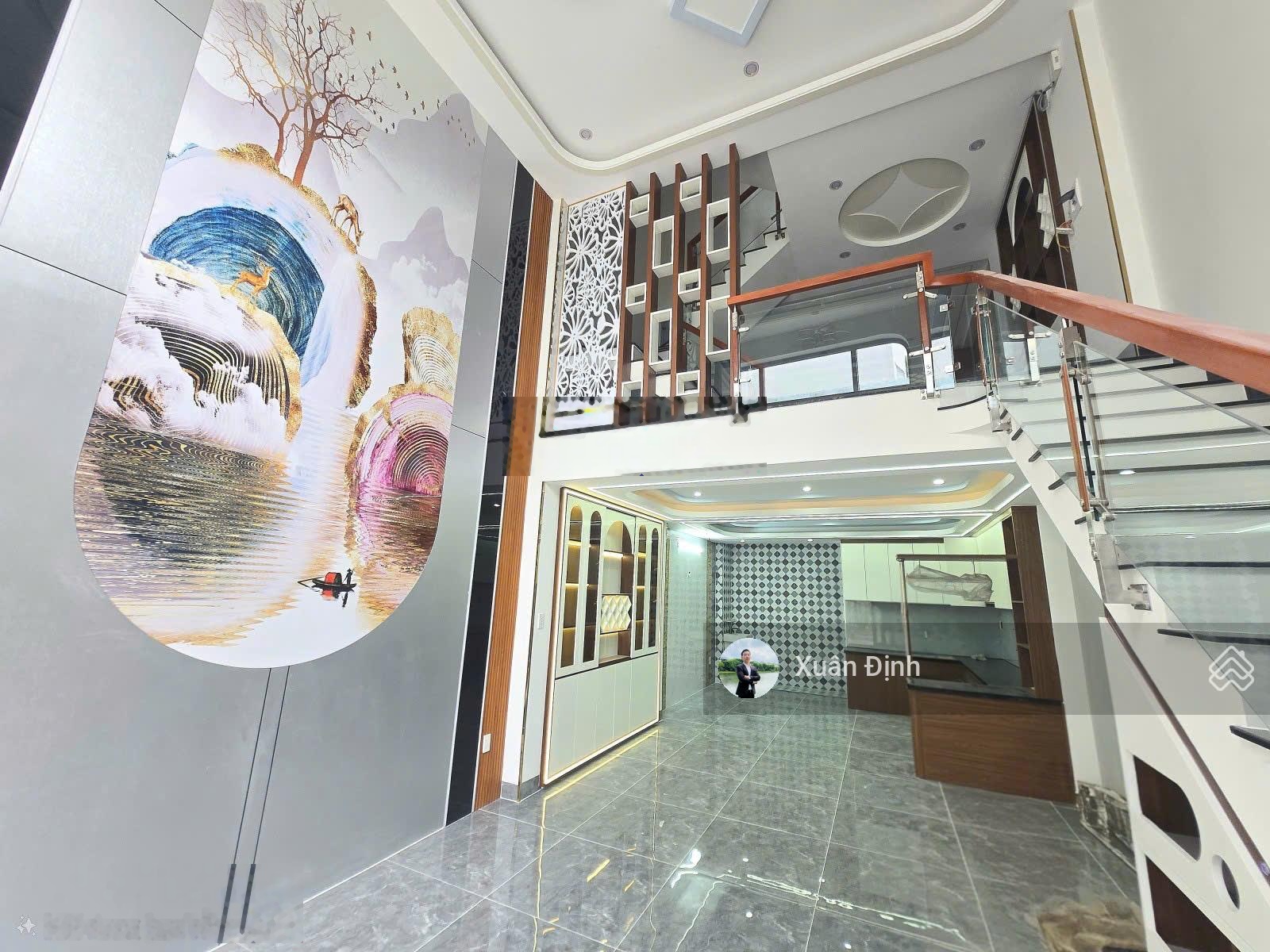 Nhà 4 tầng Lã Xuân Oai 50m2, 4PN 4WC, hoàn thiện mới, đường 6m thông Võ Văn Hát, giá 6,5 tỷ TL
