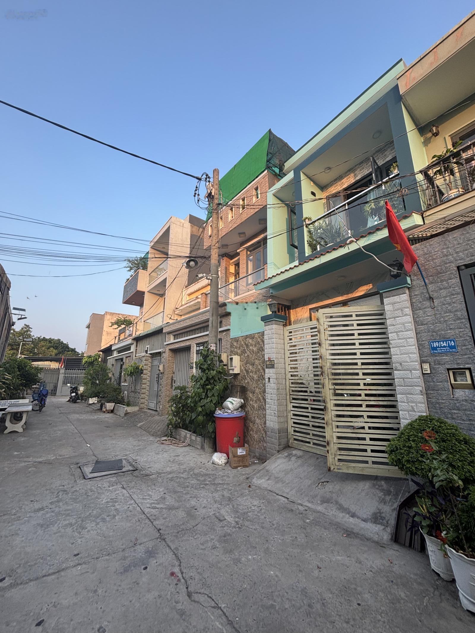 Hxh 6m - 2 tầng hoàn công - 65m- đình phong phú - nhỉnh 5 tỷ