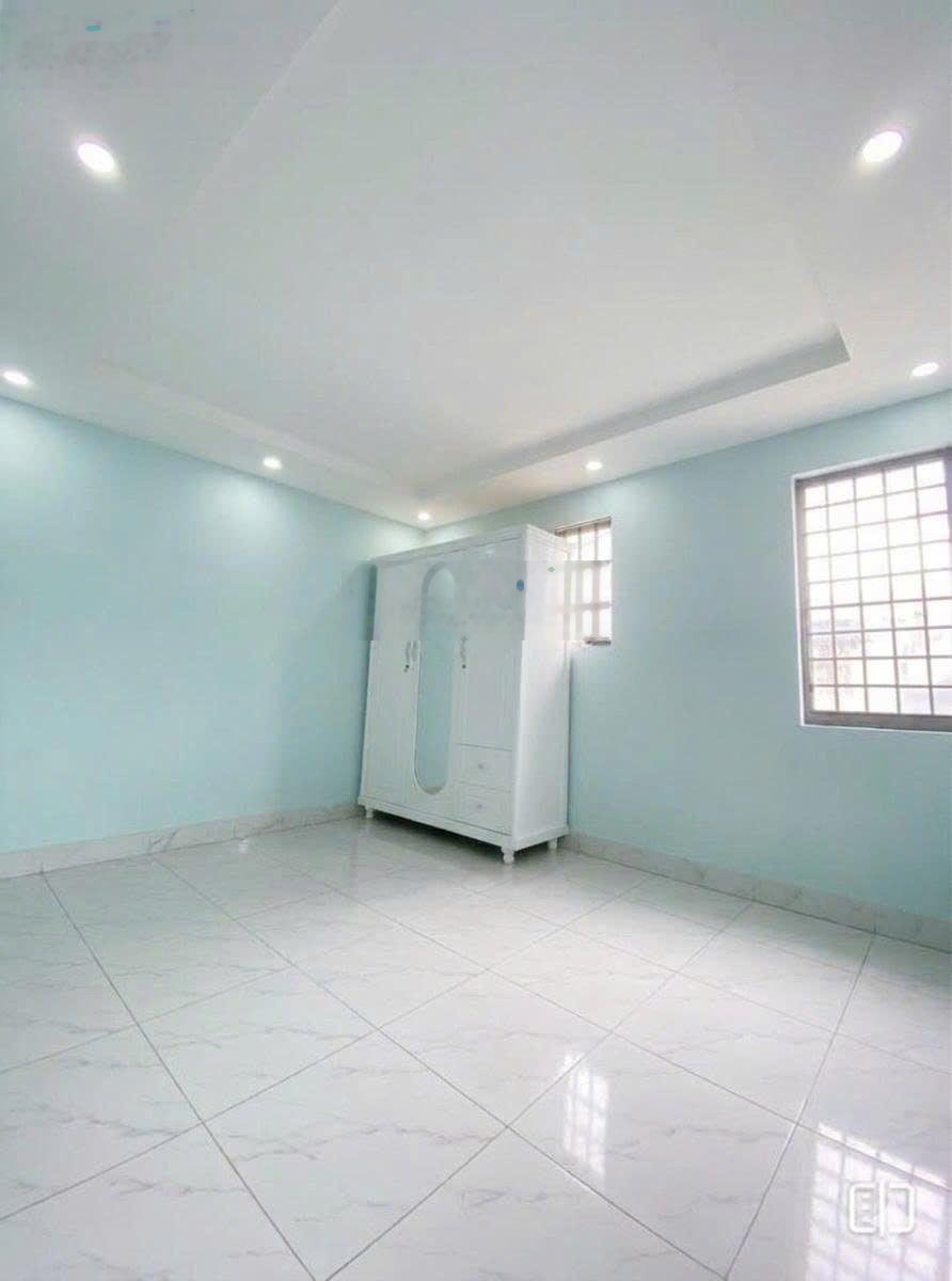 Bán Nhà Mặt Tiền KD - Tân Sơn Nhì - Tân Phú - 3 Tầng BTCT - Ngang Hơn 4m - Ko Lộ Giới - chỉ 9.6 TỶ