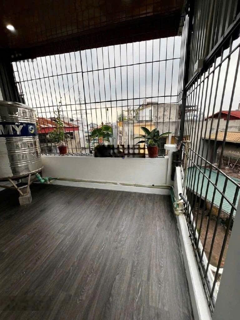 Cho thuê nhà ngõ 250 Tân Mai, 39mx4 tầng, 9,5 triệu/ th, 2 ngủ, 3wwc, full nội thất.