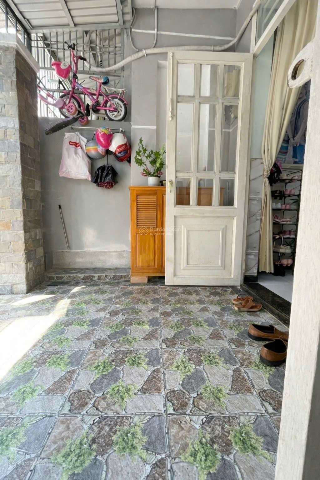 Nhà quận 12 sát gò vấp - 2 tầng 60m2 - hẻm 5m thông chỉ 4.4 tỷ tl