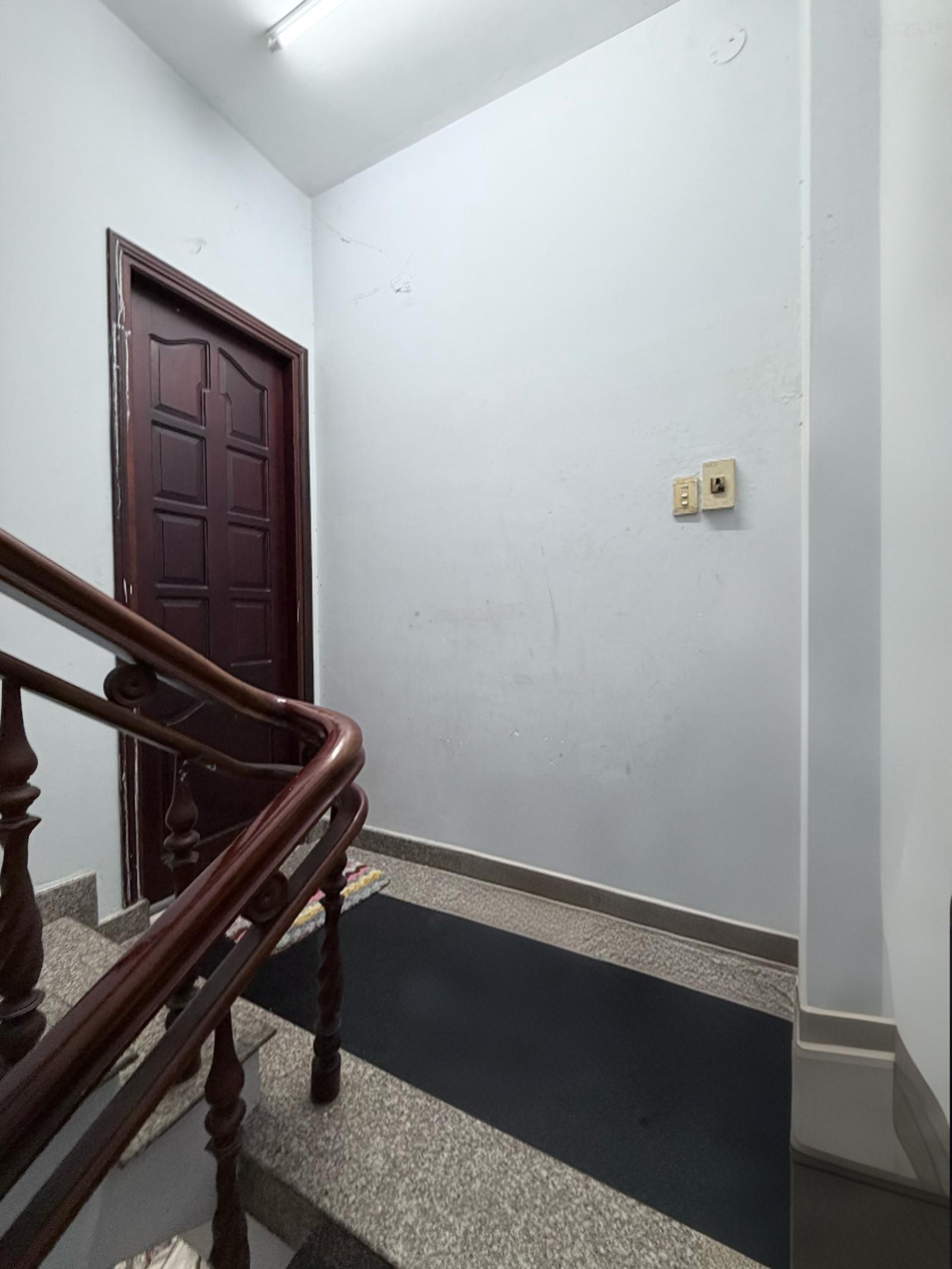 Cần tiền về quê dưỡng già bán nhà Quận Phú Nhuận kinh doanh tốt giá 14 tỷ (còn thương lượng)