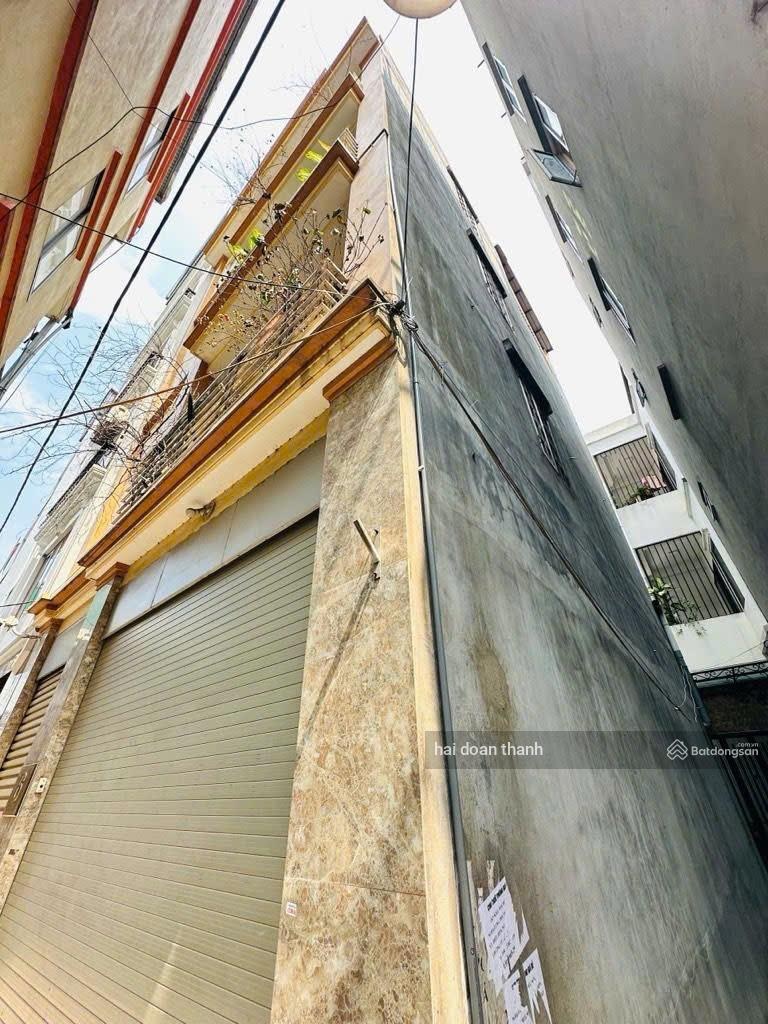 Chính chủ nhờ bán nhà 4 tầng dân xây 52m2 Hồ Đức Diễn, 3 thoáng, ô tô dừng đỗ gần nhà
