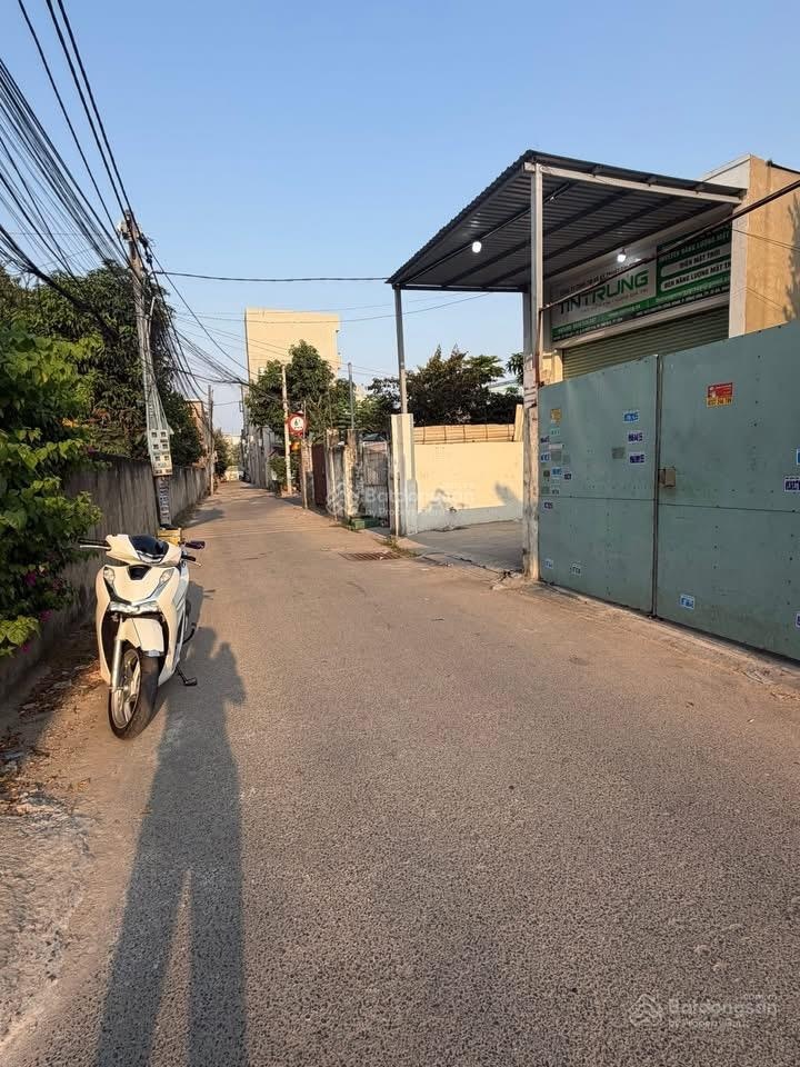 Hàng hiếm ngay lòng đỏ khu vực TP Dĩ An (nay thuộc TP.HCM) sát GO! Dĩ An, tặng kho!