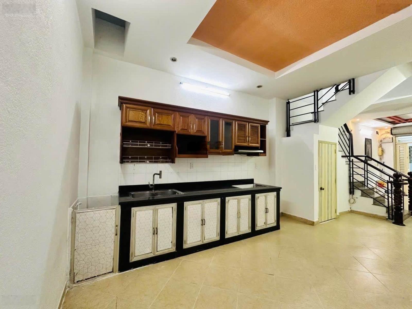 Bán nhà khu vip lê văn huân tân bình gần ga t3, etown cộng hòa. 7 tỷ diện tích: 44m2 . 4 tầng 3pn