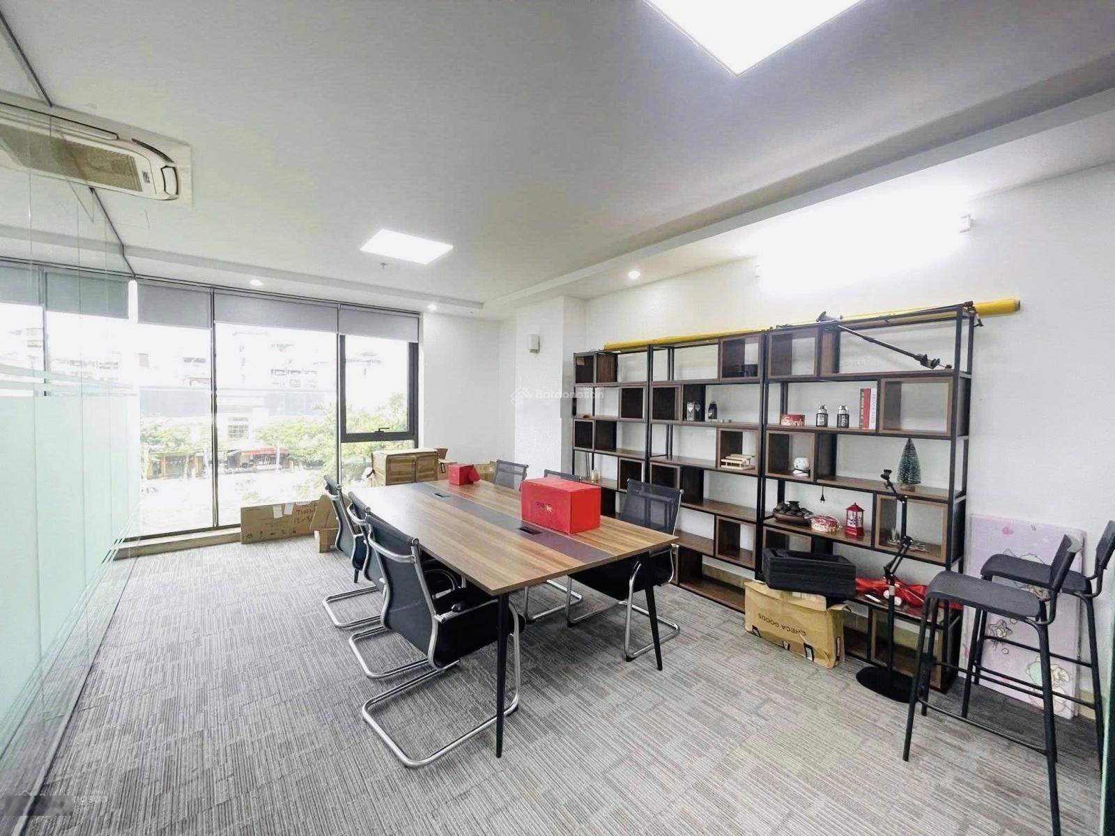 CHO THUÊ VĂN PHÒNG TRIỀU KHÚC THANH XUÂN Diện tích: 120m² Giá thuê: 17 triệu/tháng