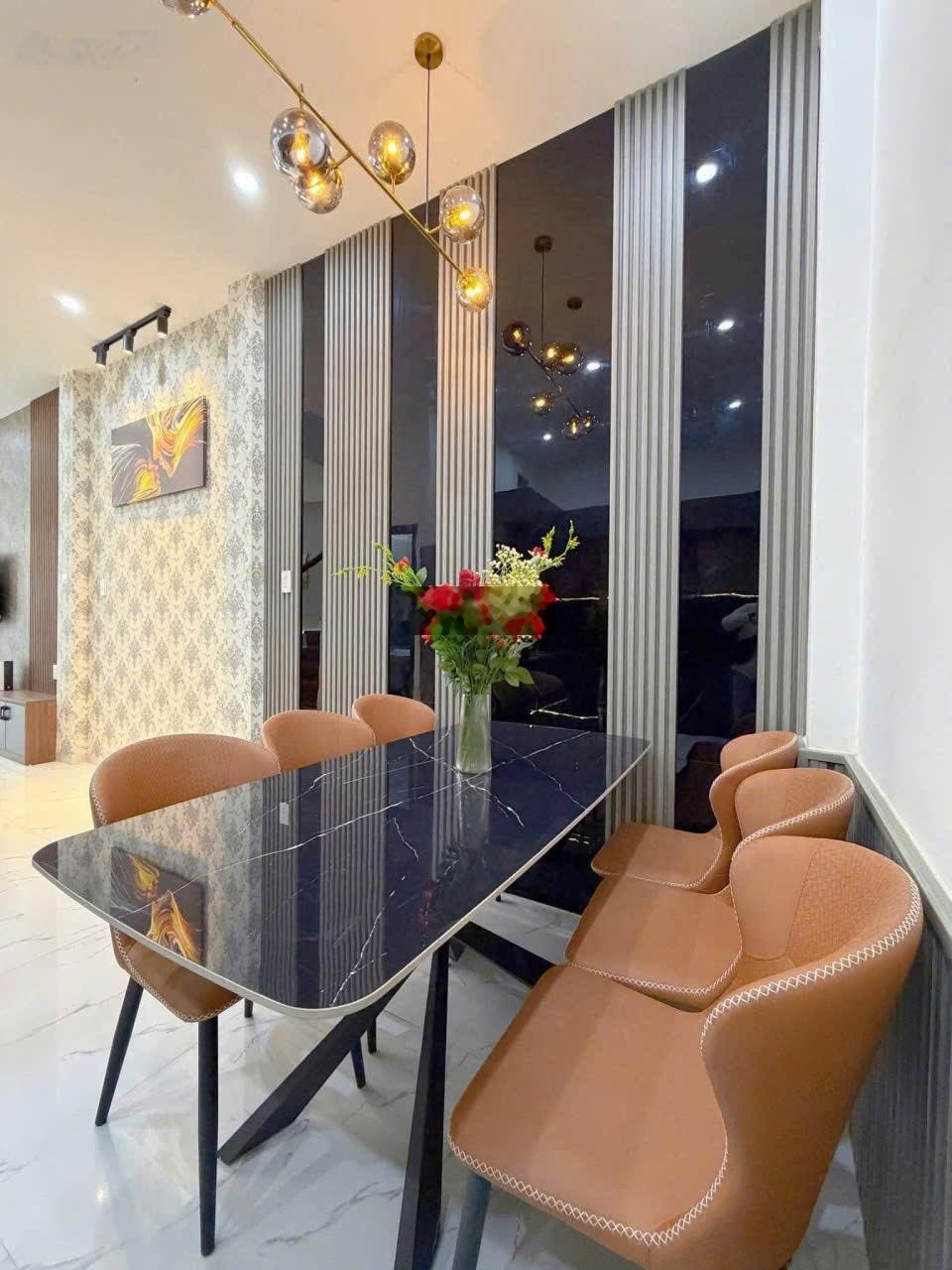 Bán nhà 3 tầng kiệt Núi Thành,Hải Châu,Đà Nẵng nội thất mới, gần Phan Đăng Lưu, trung tâm Hải Châu