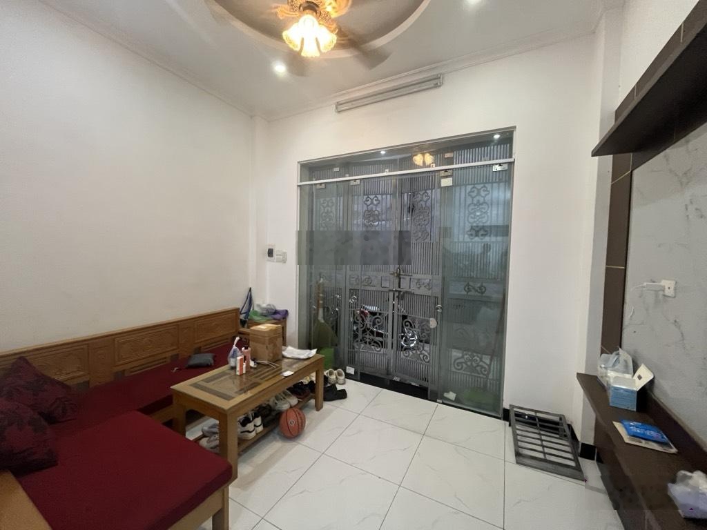 Bán nhà riêng 7,5 tỷ, 30m2, 6PN, 4WC tại Tân Mai, Hoàng Mai, Hà Nội Chính chủ uy tín