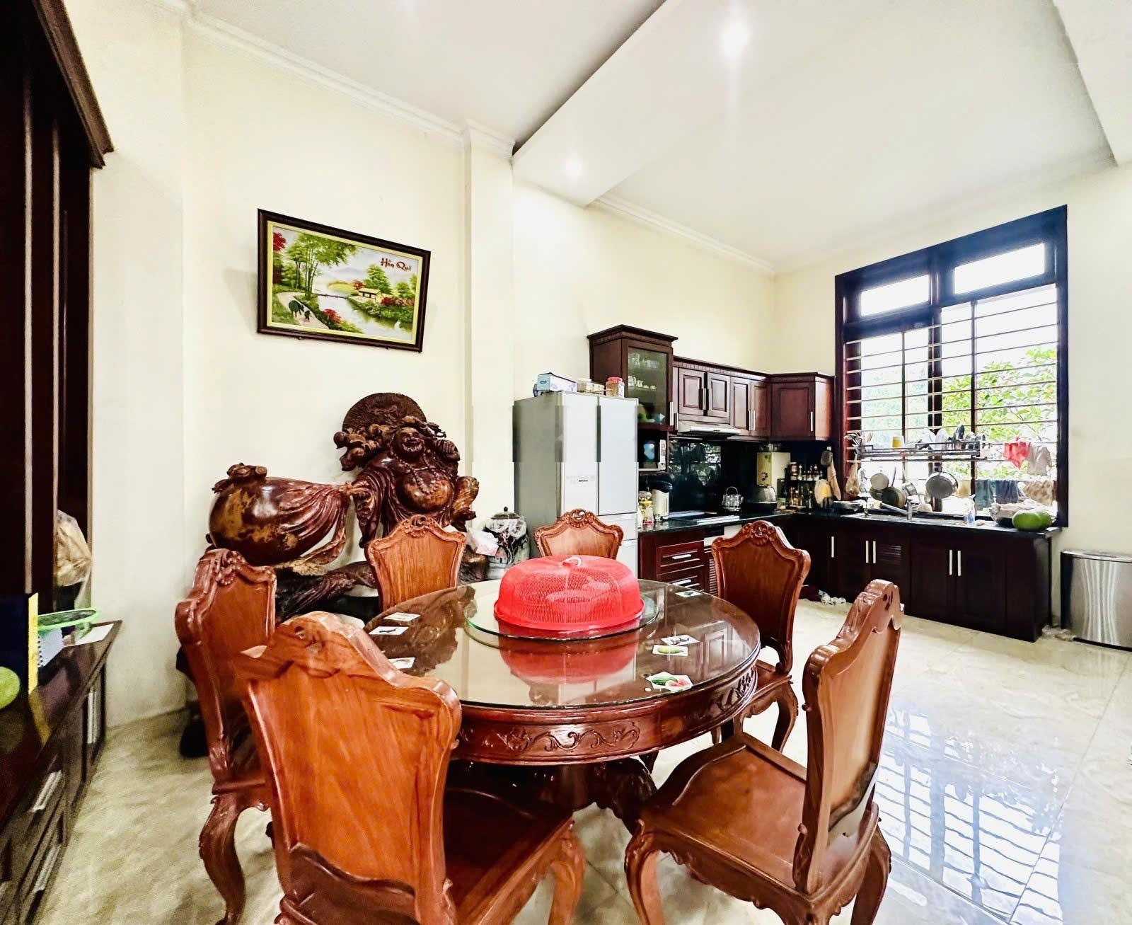 Siêu phẩm HBC biệt thự sân vườn hiếm gần 500m có hầm chứa 5 ô tô nội thất hàng tỷ