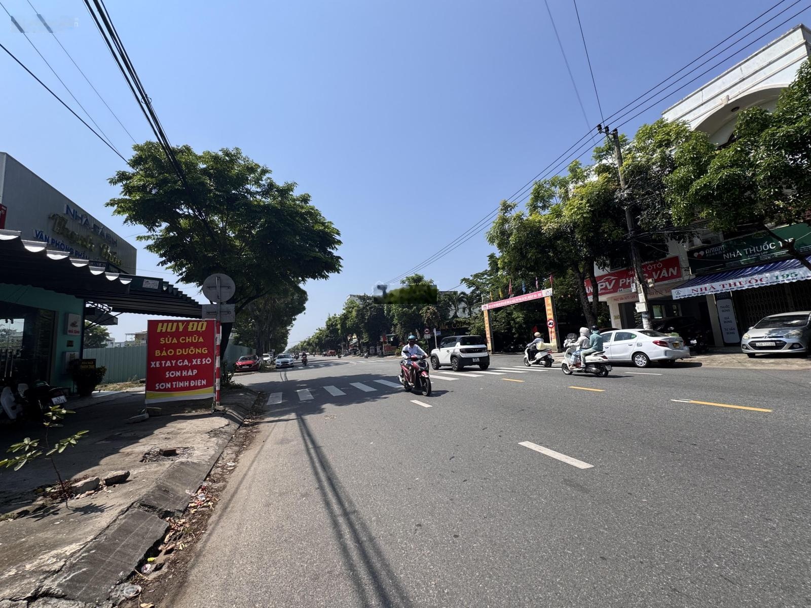 Nhà mặt tiền kinh doanh phạm hùng đầu cầu cẩm lệ-dt 100m2 4tầng xây chắc chắn- mở cửa ra có tiền